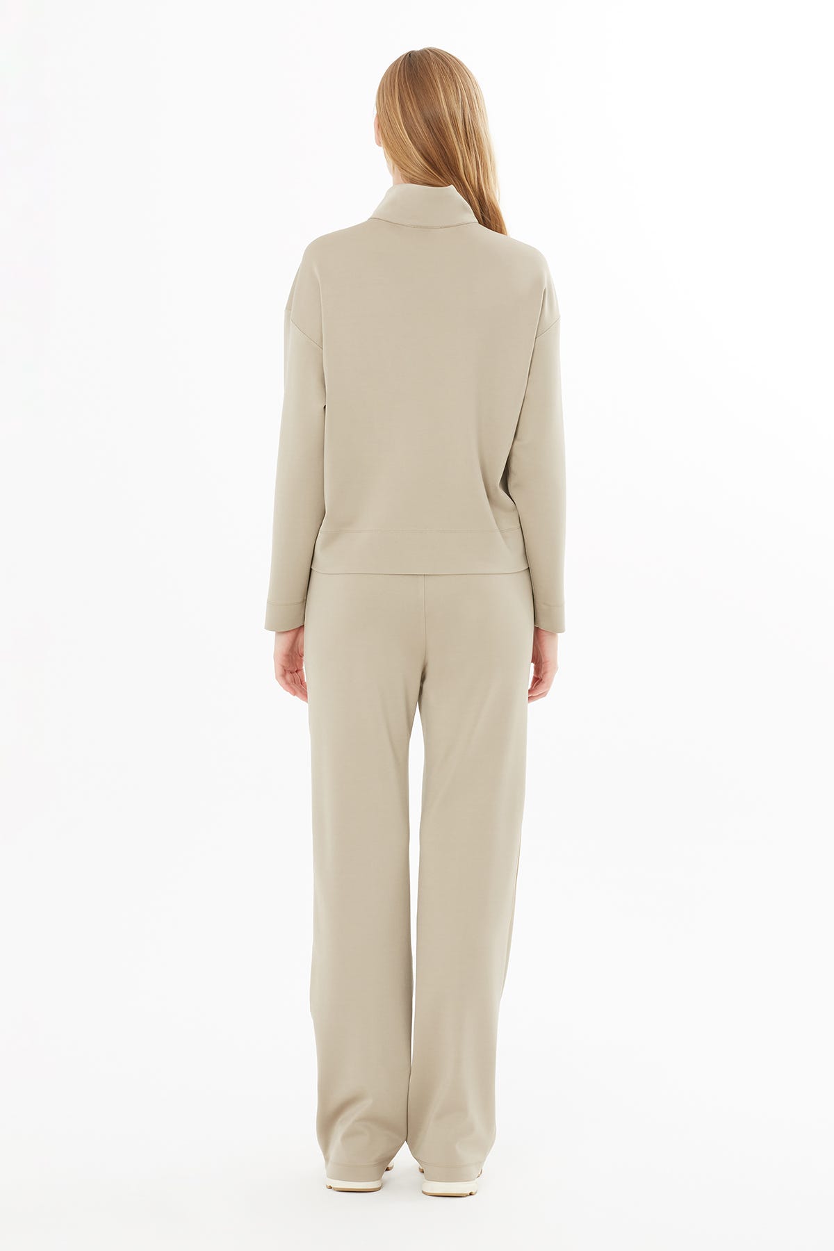 Dik Yakalı İşleme Detaylı Sweatshirt