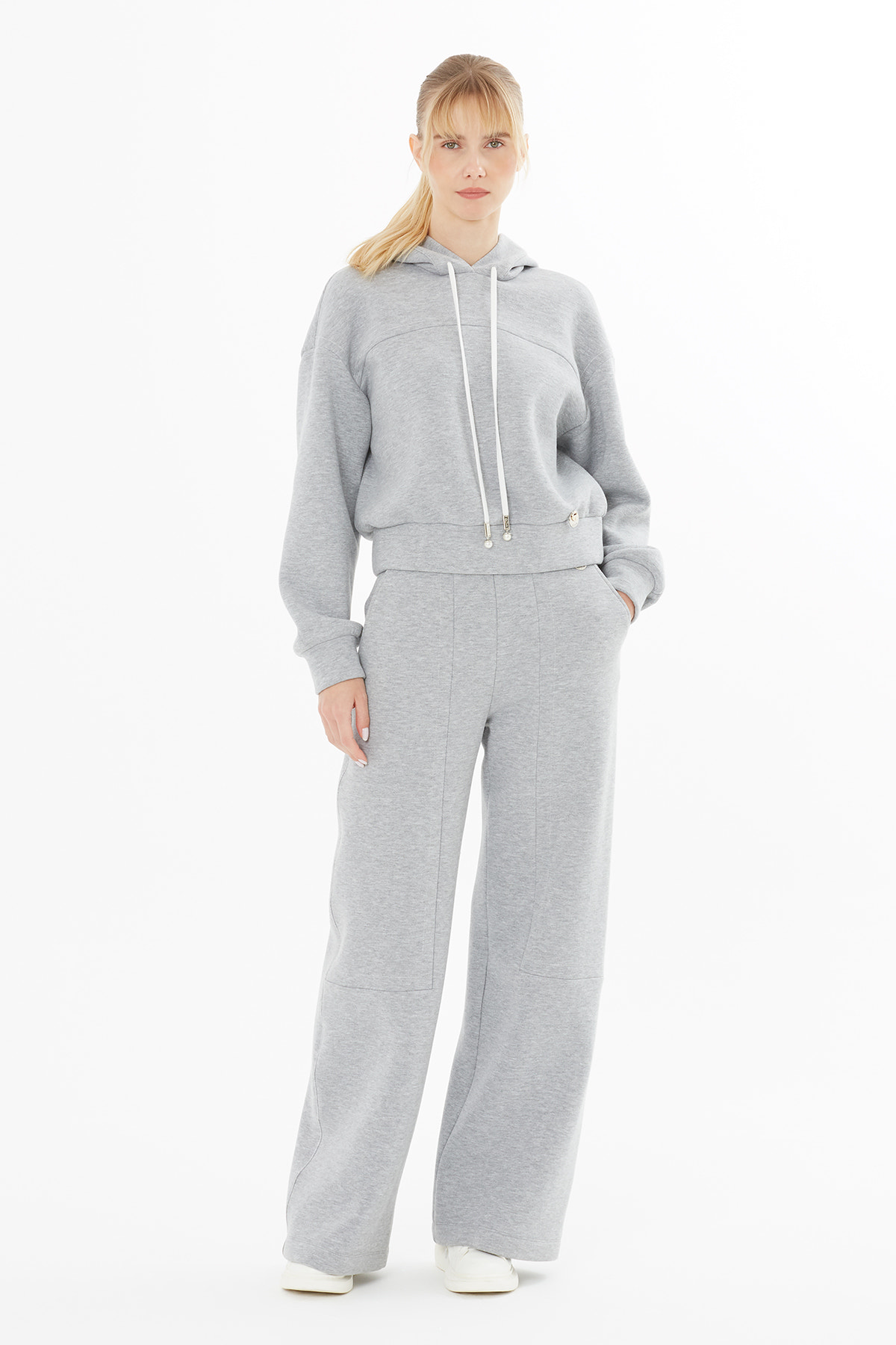 Logo Detaylı Kapüşonlu Sweatshirt