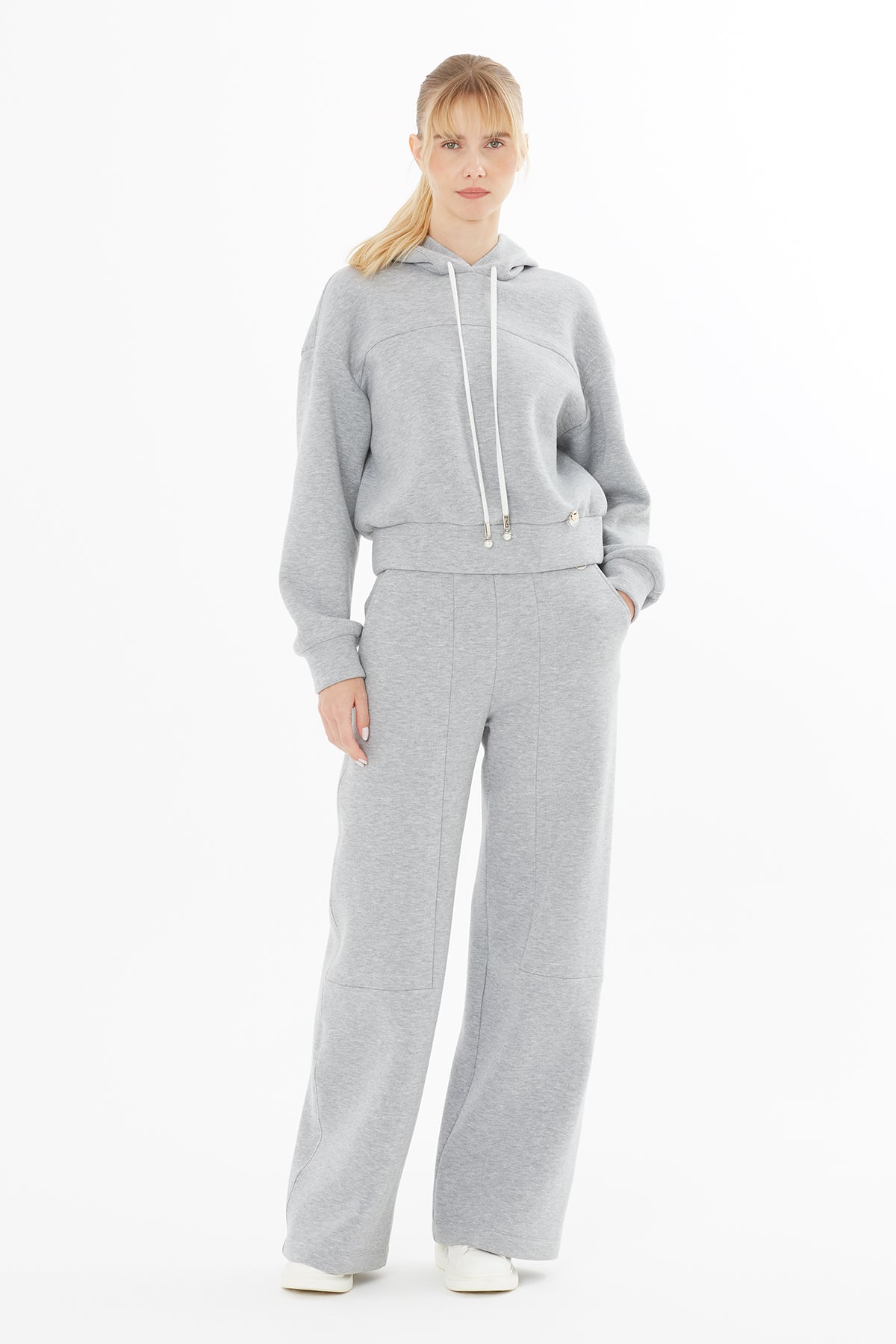 Logo Detaylı Kapüşonlu Sweatshırt