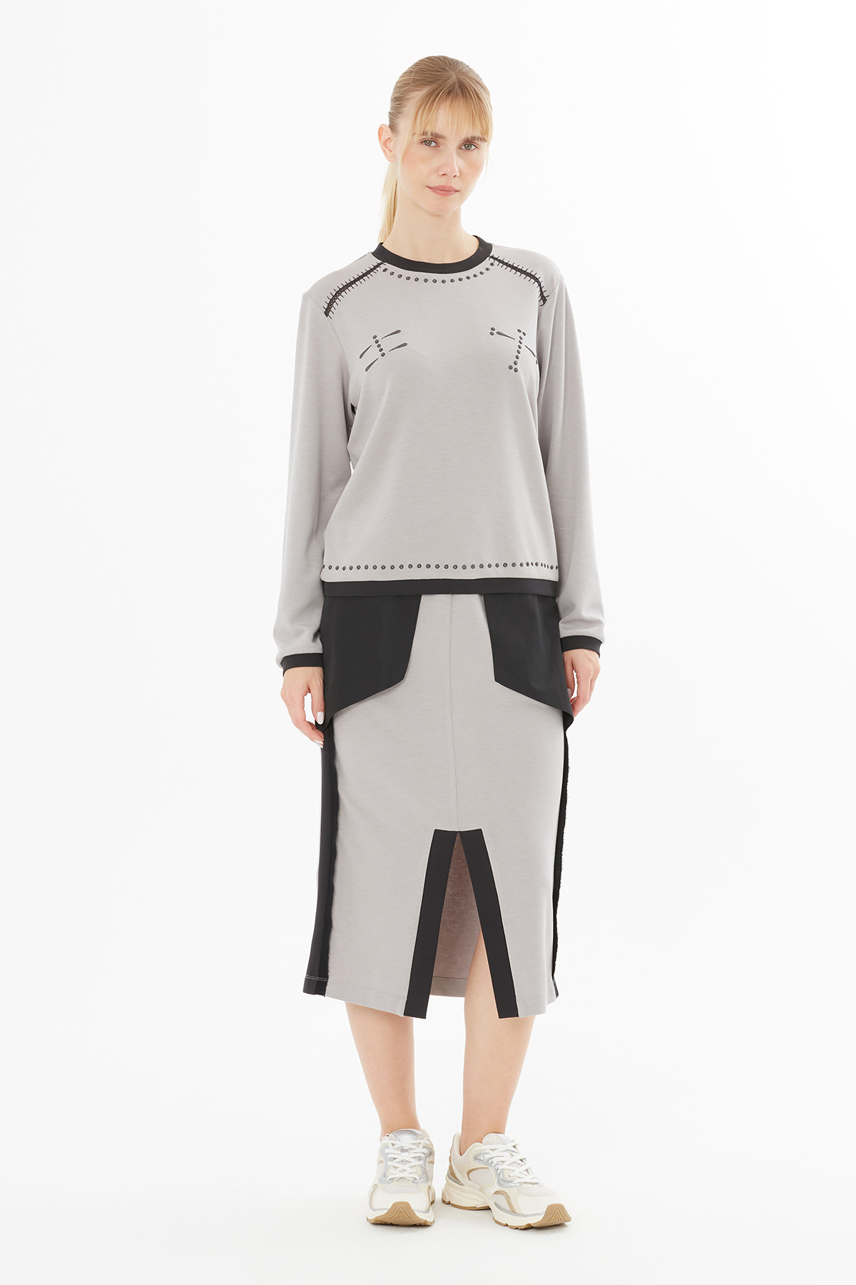 Çoban Dikiş Detaylı Nakışlı Sweatshirt