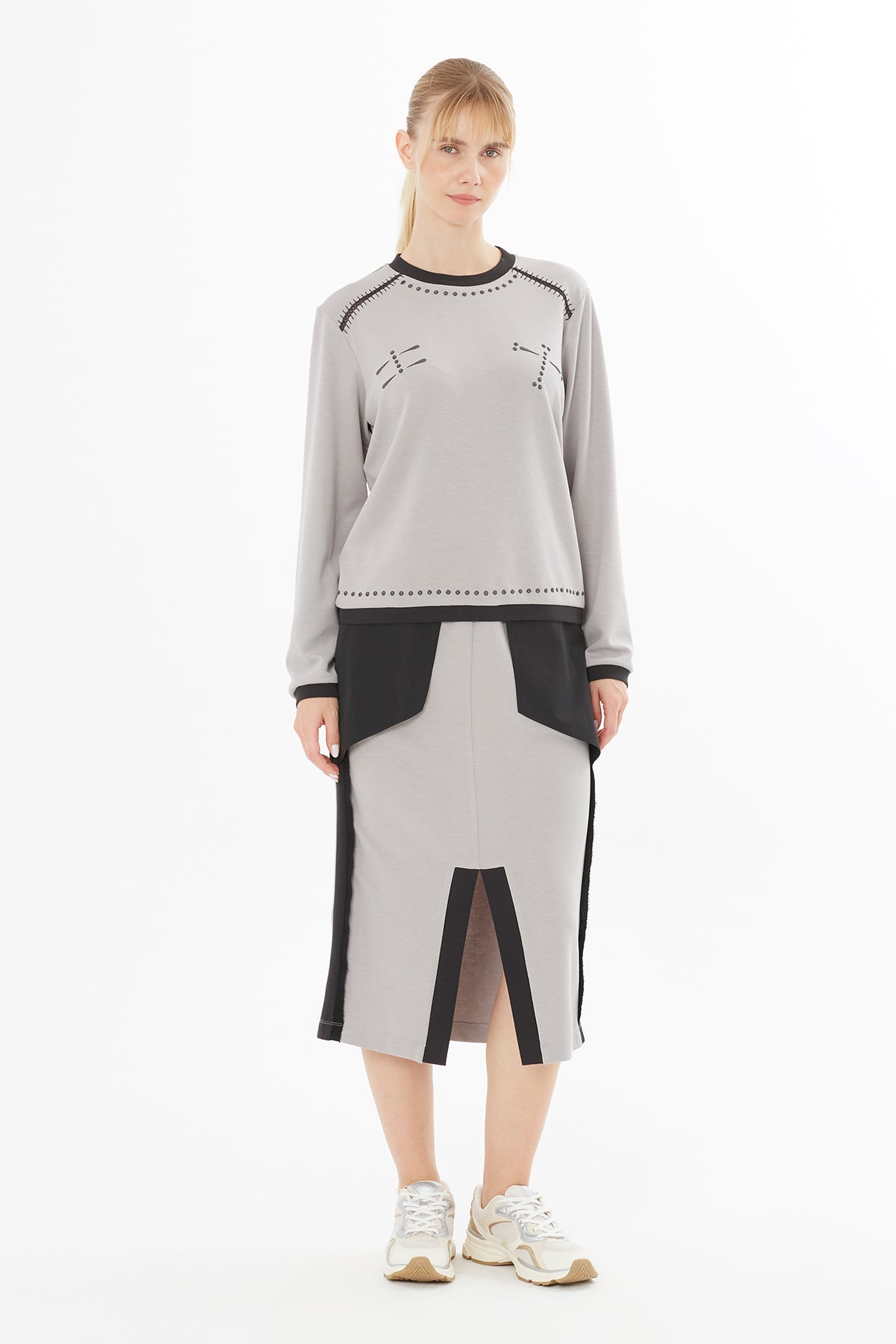 Çoban Dikiş Detaylı Nakışlı Sweatshirt