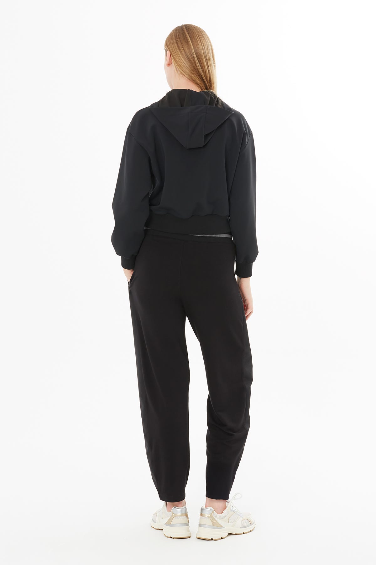 Önden Fermuarlı İşlemeli Nakışlı Sweatshirt