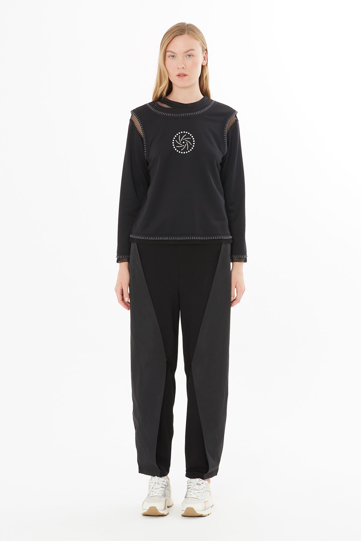 Dikiş Detaylı Transparn Nakışlı Sweatshirt