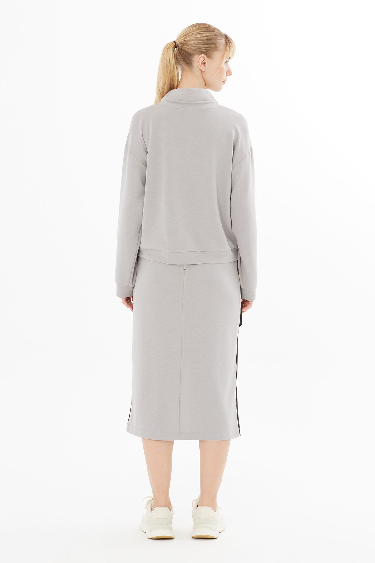 Aksesuarlı Nakış Detaylı Sweatshirt