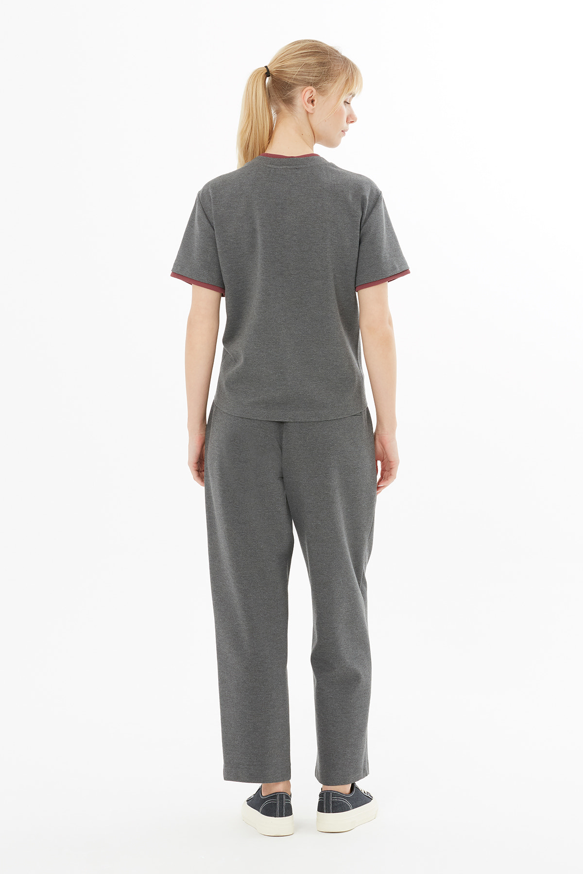 Uzun Kol Üstüne Kısa Kol Detaylı Aksesuarlı T-shirt