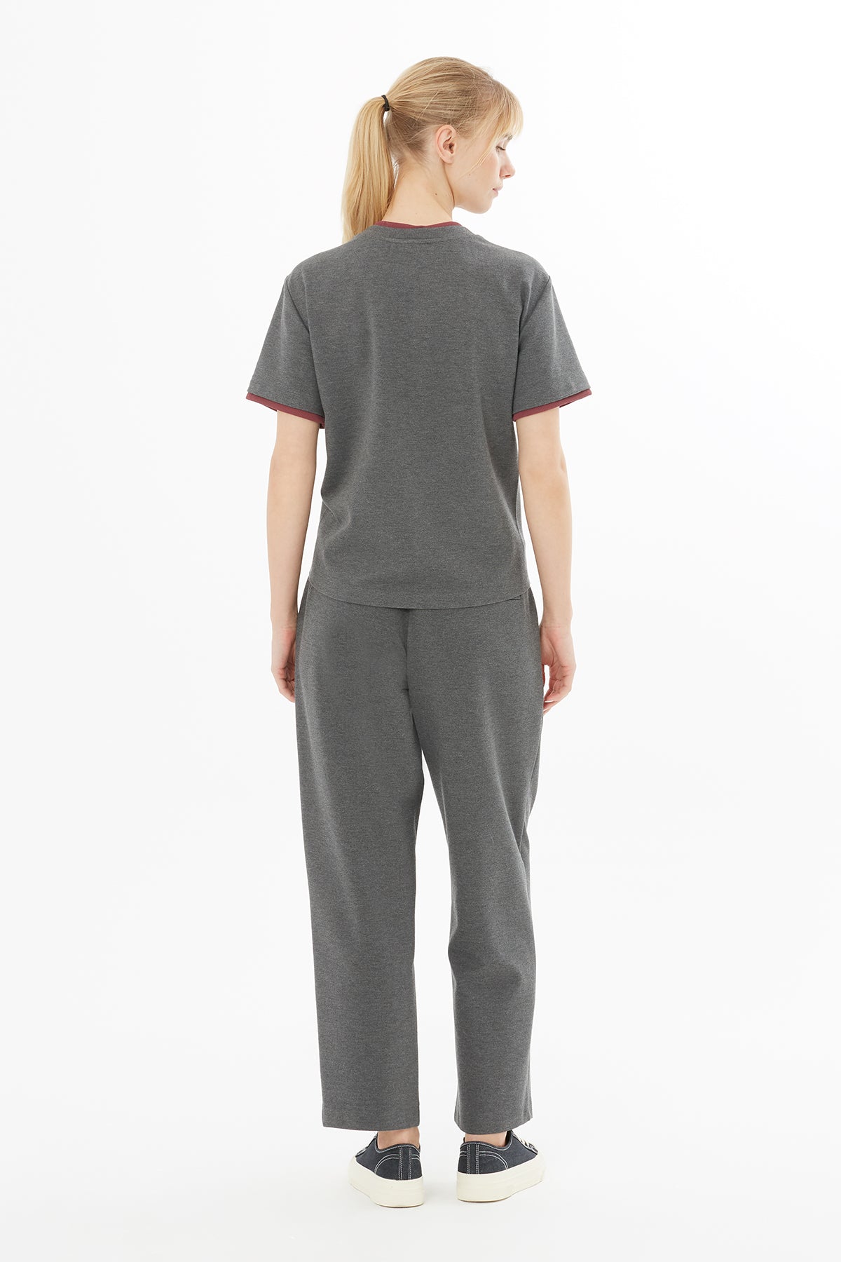 Uzun Kol Üstüne Kısa Kol Detaylı Aksesuarlı  Bluz