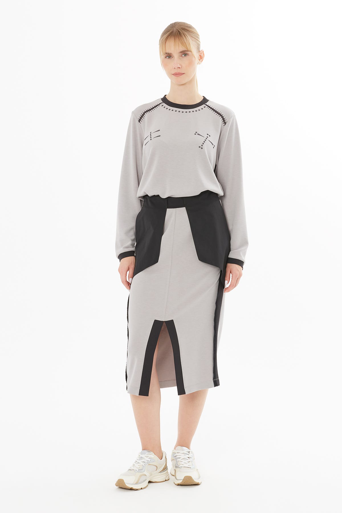 Kontrast Detaylı Yırtmaçlı Etek