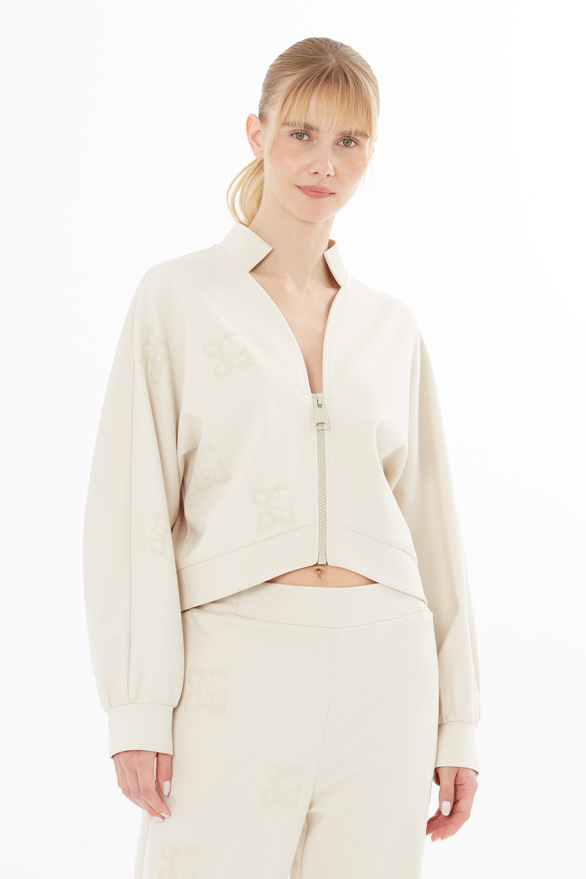 Yarasa Kollu Logo Baskılı Eşofman Üstü