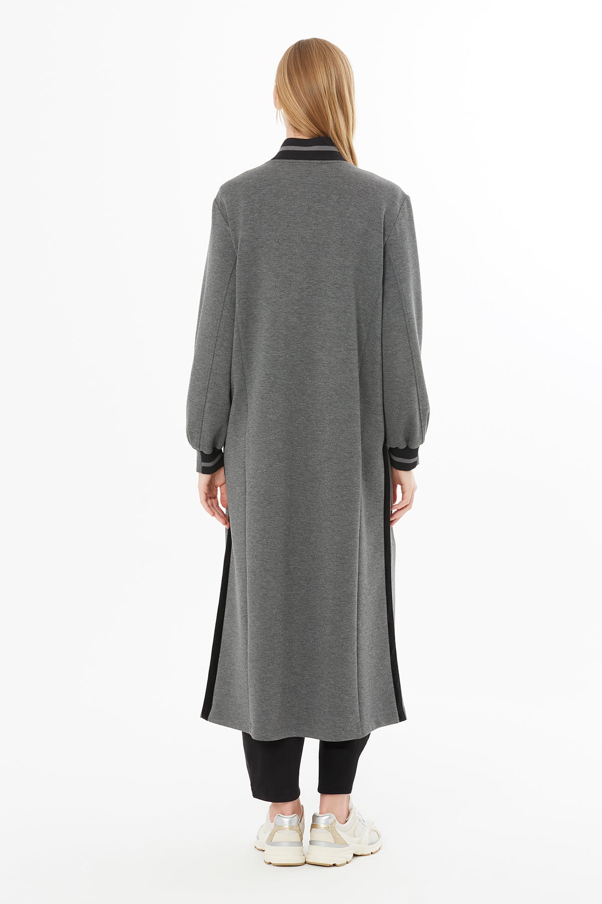 Kontras Detaylı Nakışlı Ceket