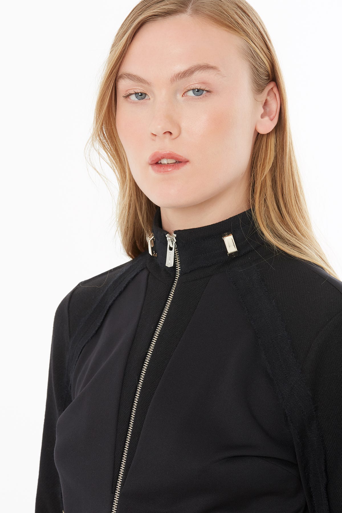 Aksesuar Detaylı Ceket