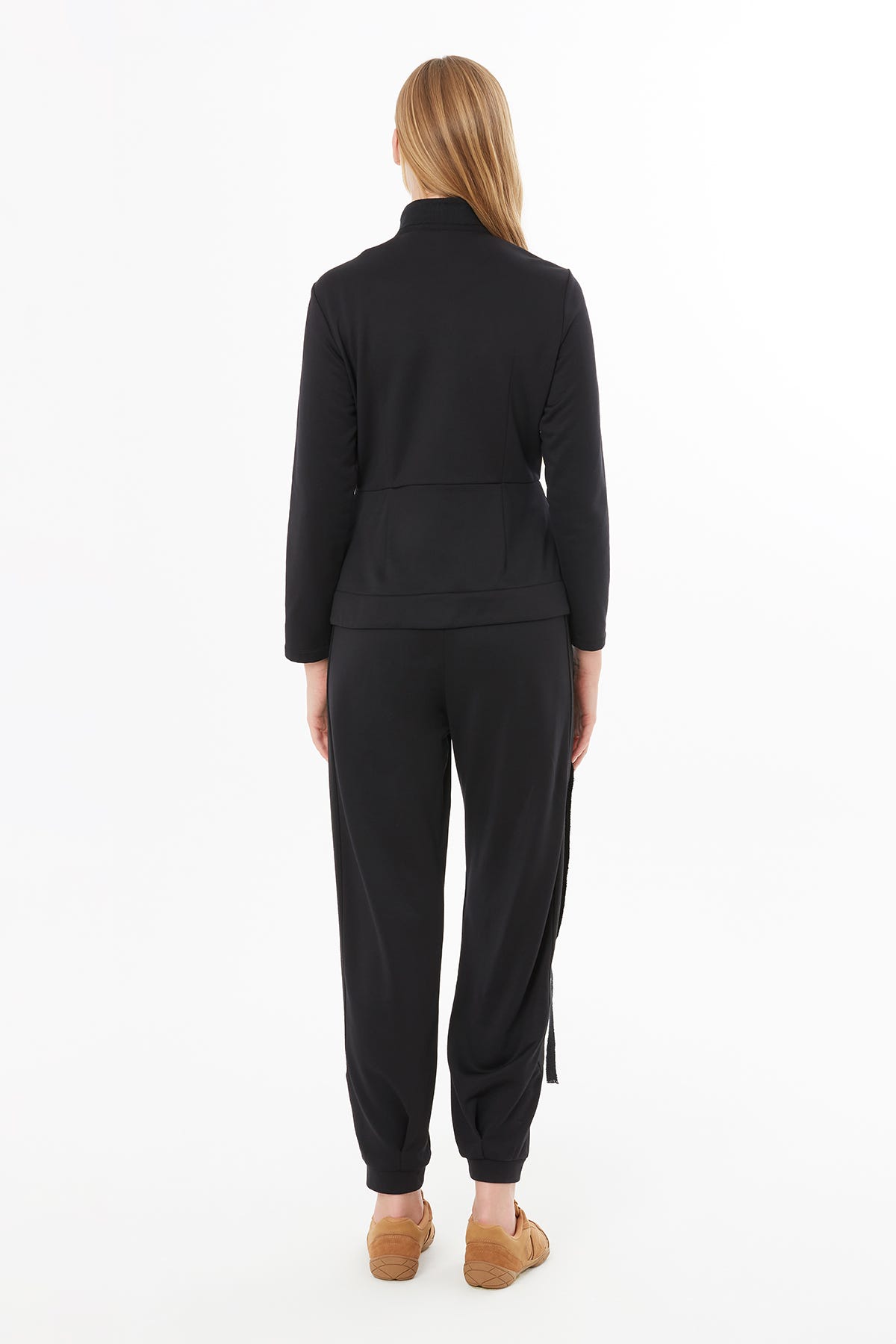 Aksesuar Detaylı Ceket