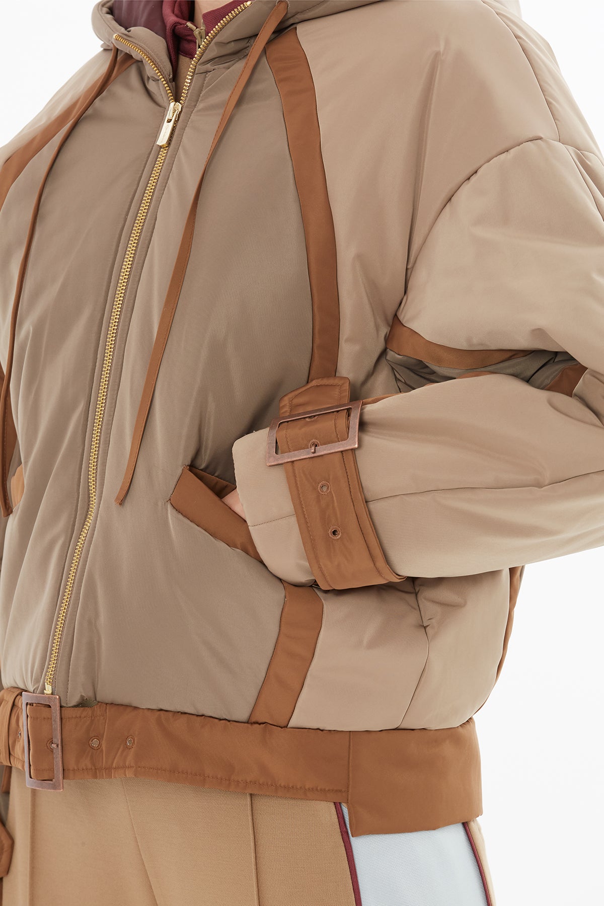 Toka Detaylı Kısa Şişme Mont