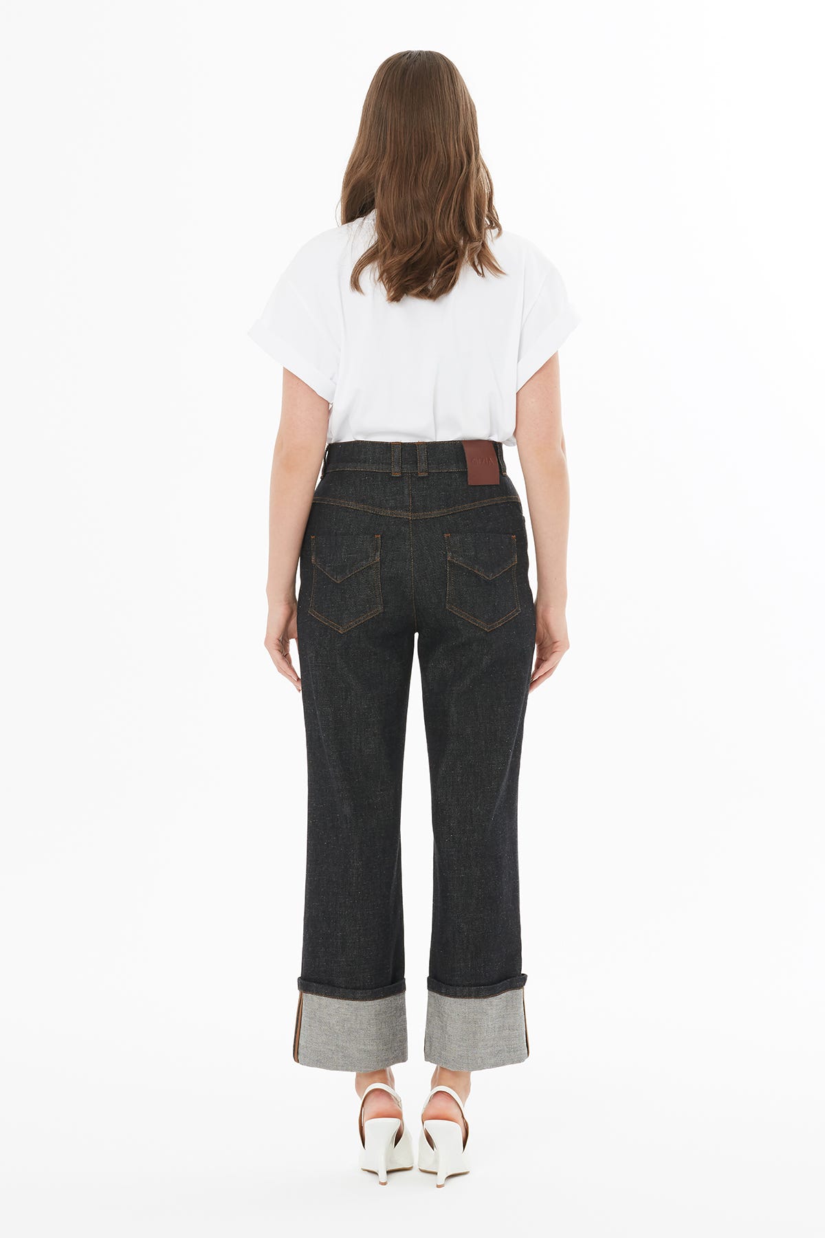 Paça Katlama Detaylı Jean