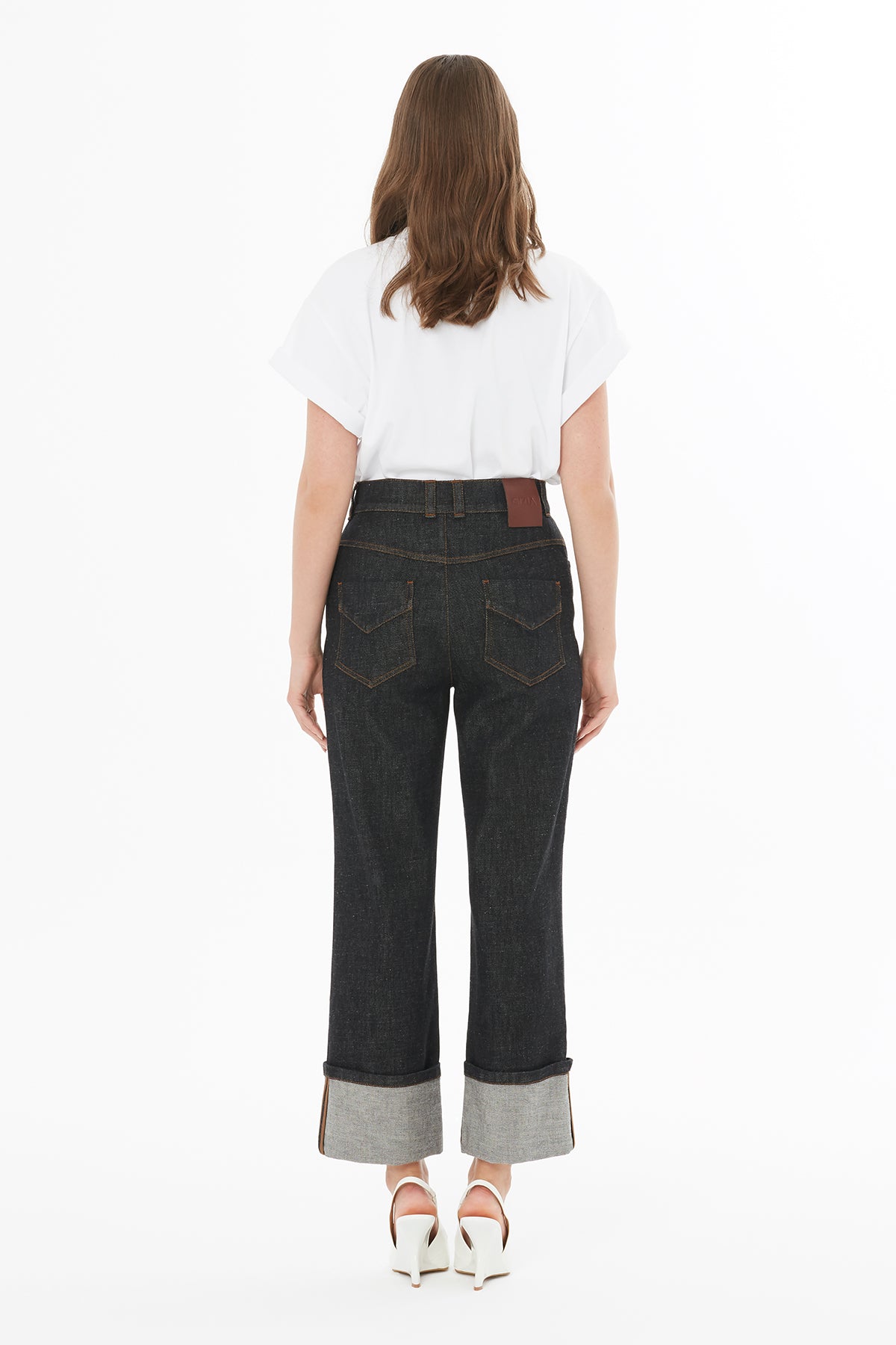 Paça Katlama Detaylı Jean