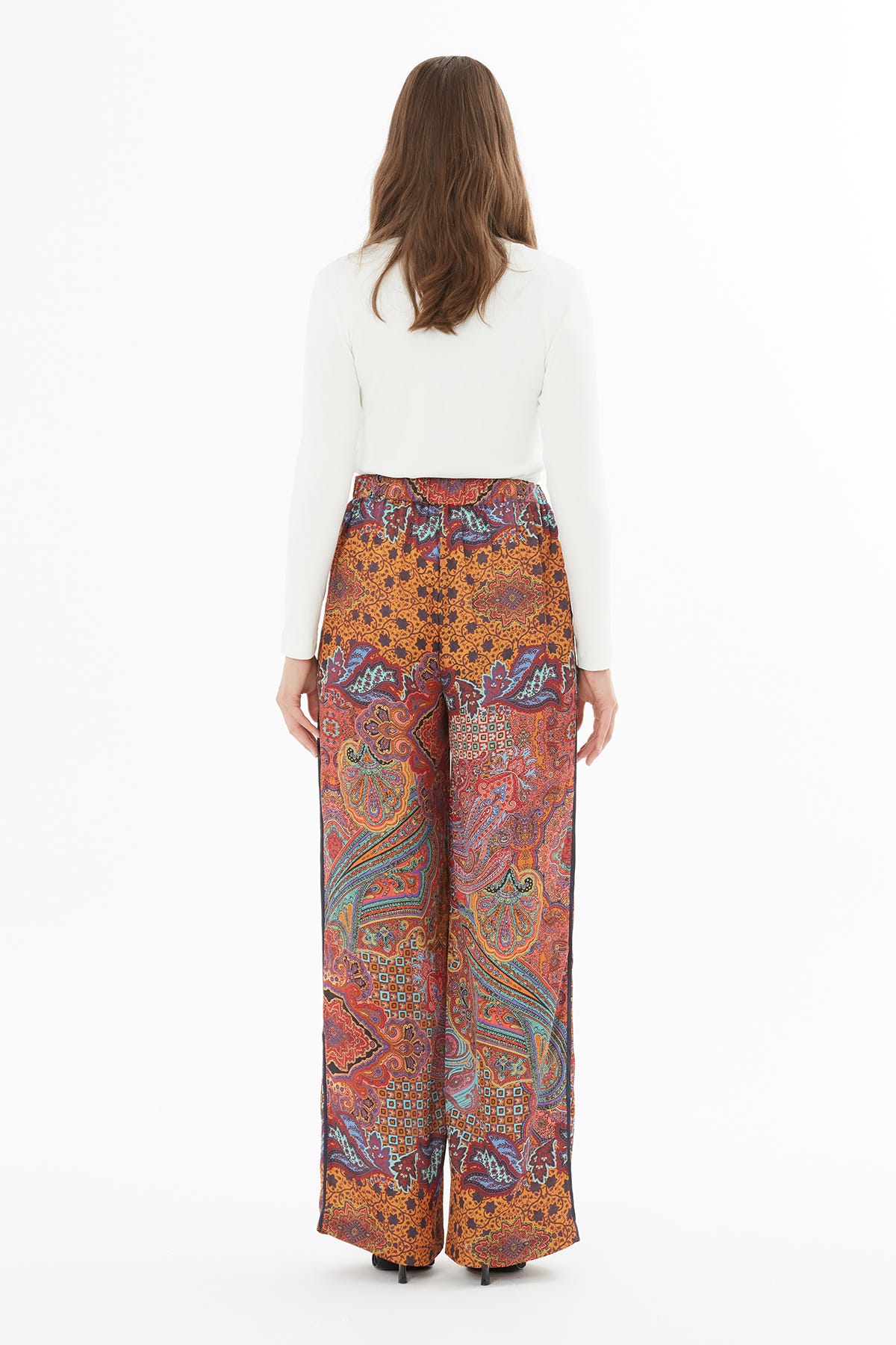 Aksesuar Detaylı Dessenli Pantolon