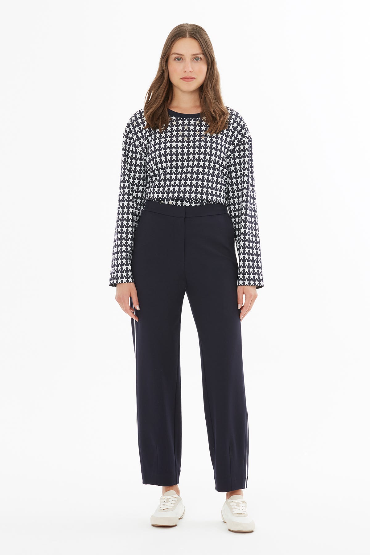 Yanları Çizgi Detaylı Pantolon