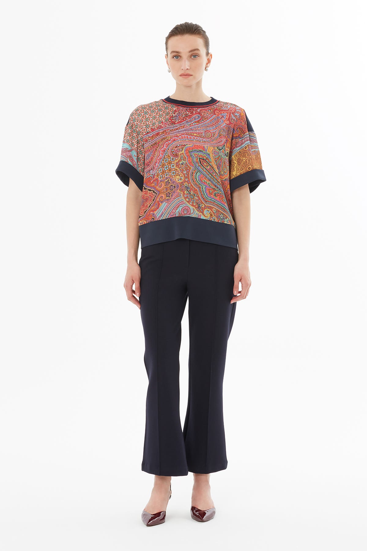 Yuvarlak Triko Yakalı Desenli T-Shirt