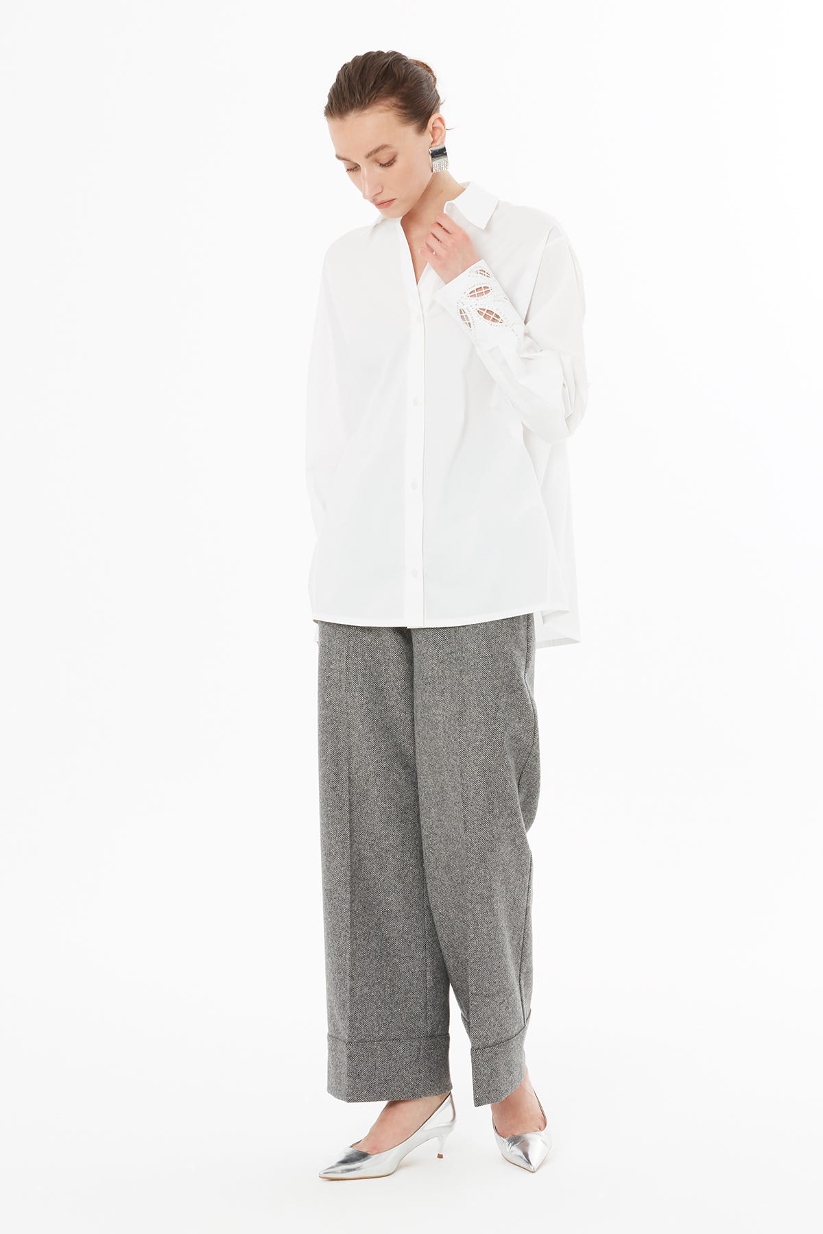 Kolları İşleme Ve Nakış Detaylı Gömlek