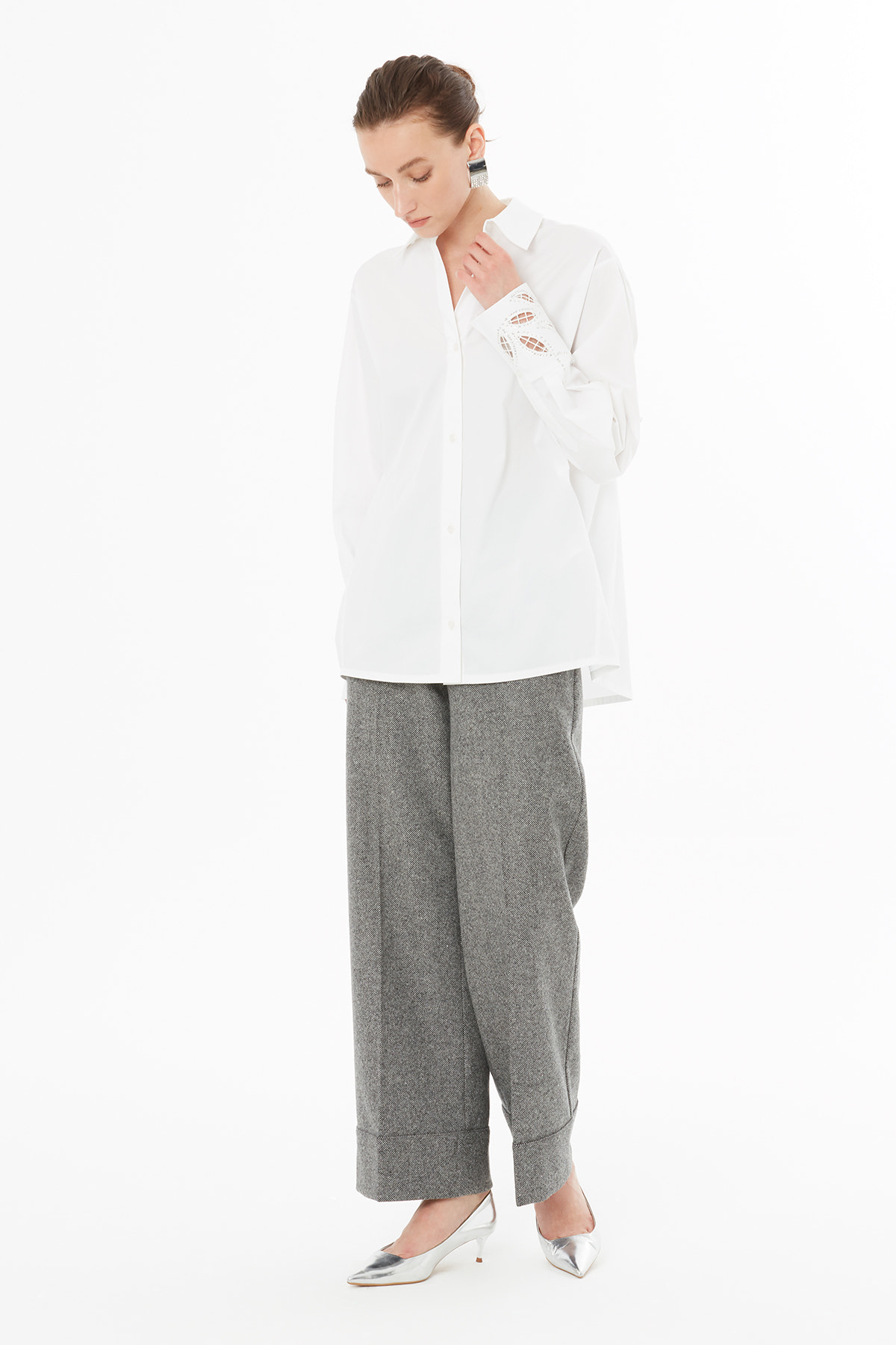 Kolları İşleme Ve Nakış Detaylı Gömlek