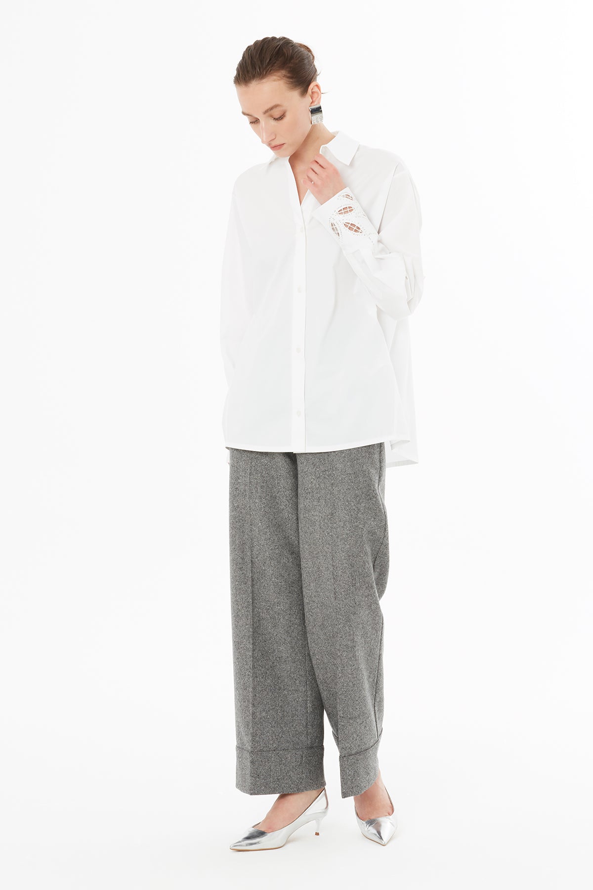 Kolları İşleme Ve Nakış Detaylı Gömlek