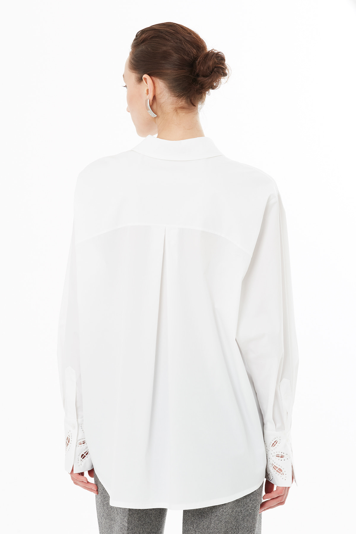 Kolları İşleme Ve Nakış Detaylı Gömlek