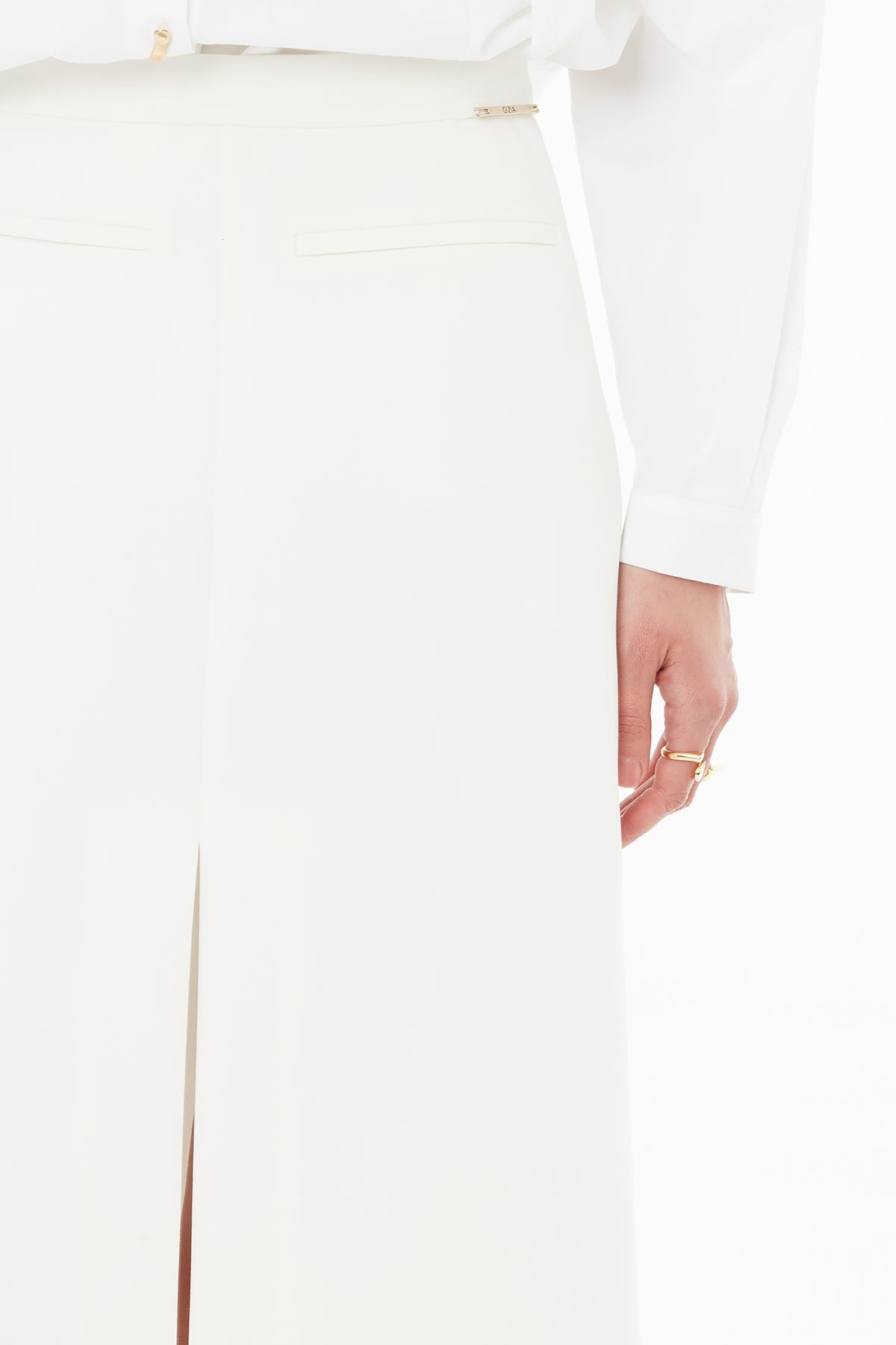 Logo Detaylı Yırtmaçlı Kalem Etek