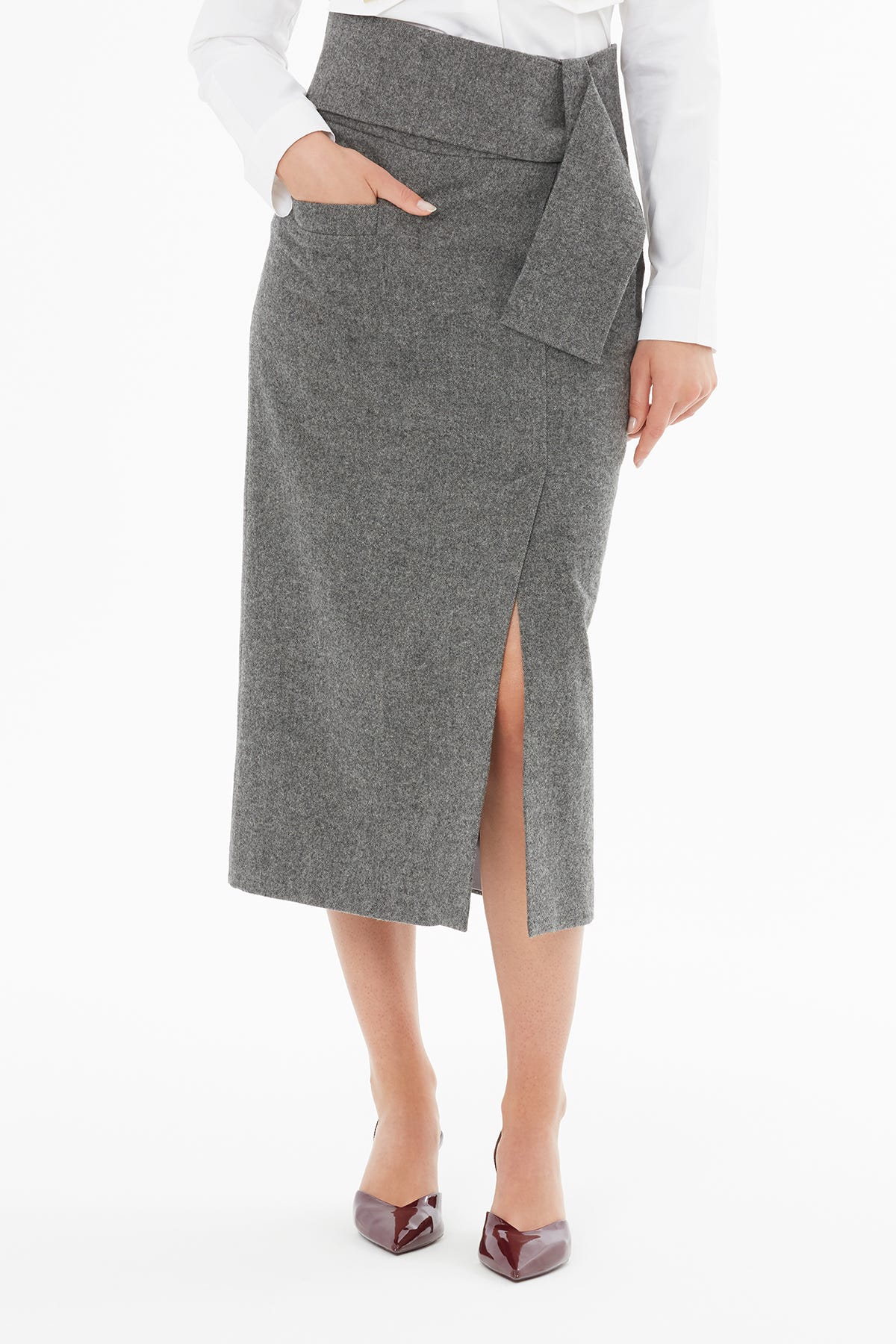 Kemer Detaylı Yırtmaçlı Kalem Etek