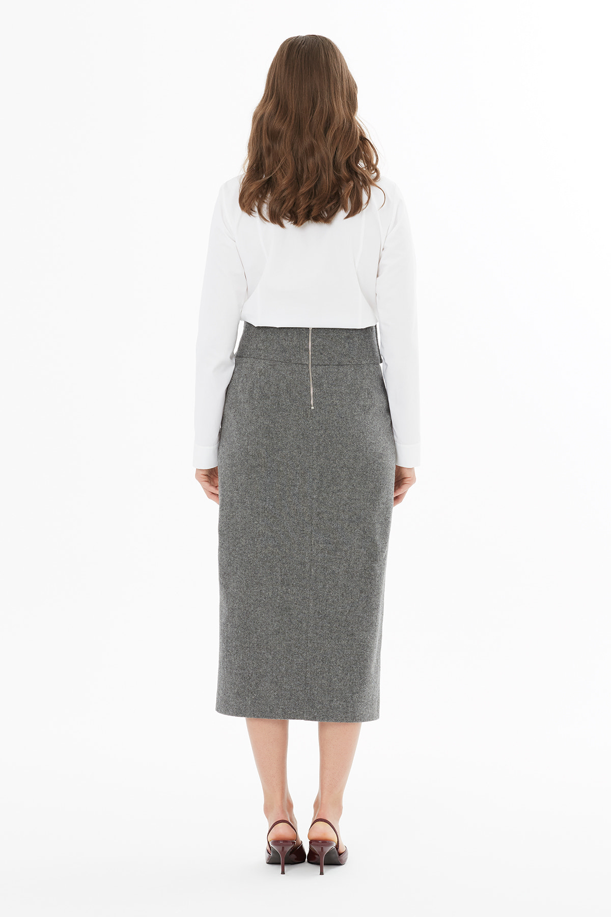 Kemer Detaylı Yırtmaçlı Kalem Etek