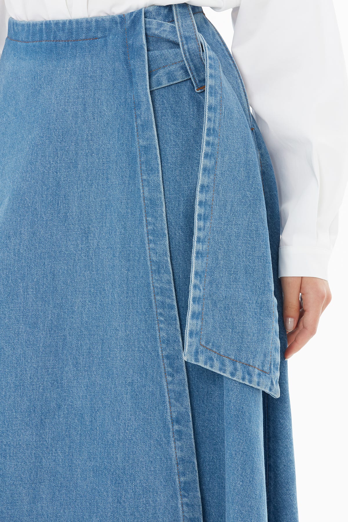 Fermuarlı Kemer Detaylı Etek