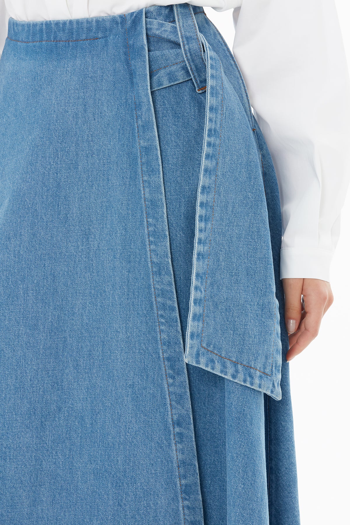 Fermuarlı Kemer Detaylı Etek