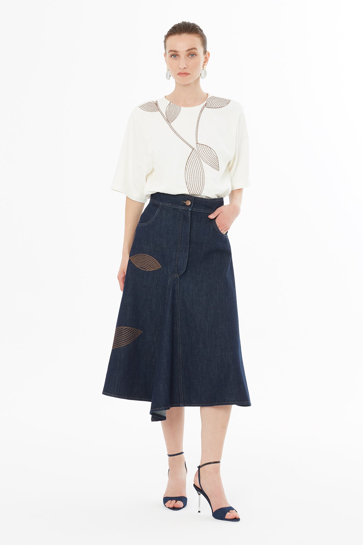 Nakış Detaylı Asimetrik Etek