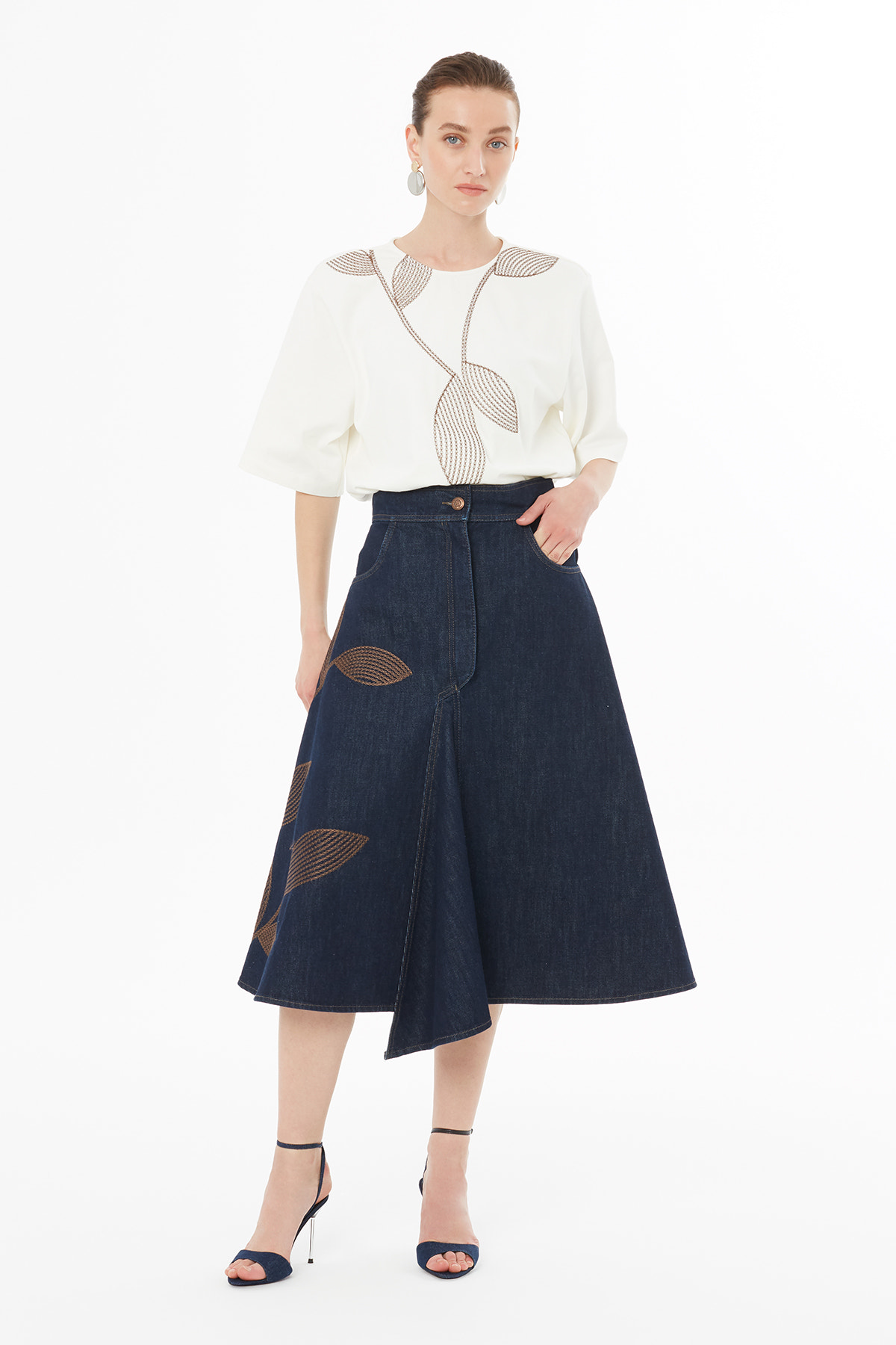 Nakış Detaylı Asimetrik Etek