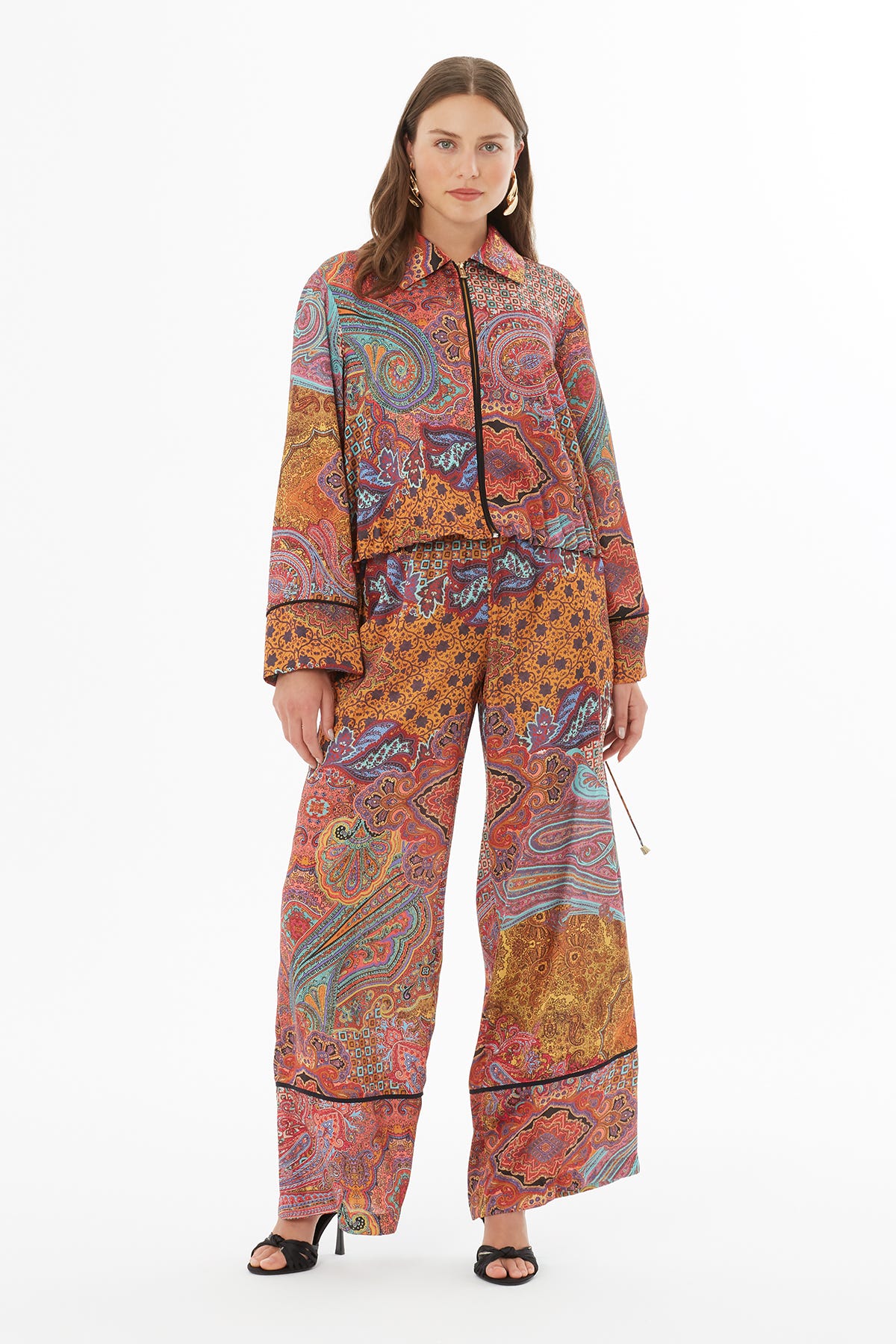 Gömlek Yakalı Yanlardan Ayarlanabilir Bağcıklı Desenli Ceket