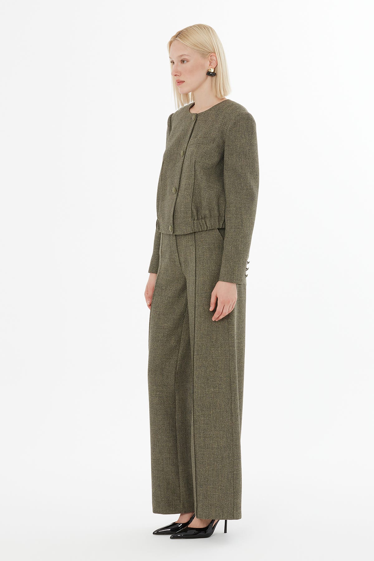 Beli Lastikli Ceket Ve Pantolonlu Takım