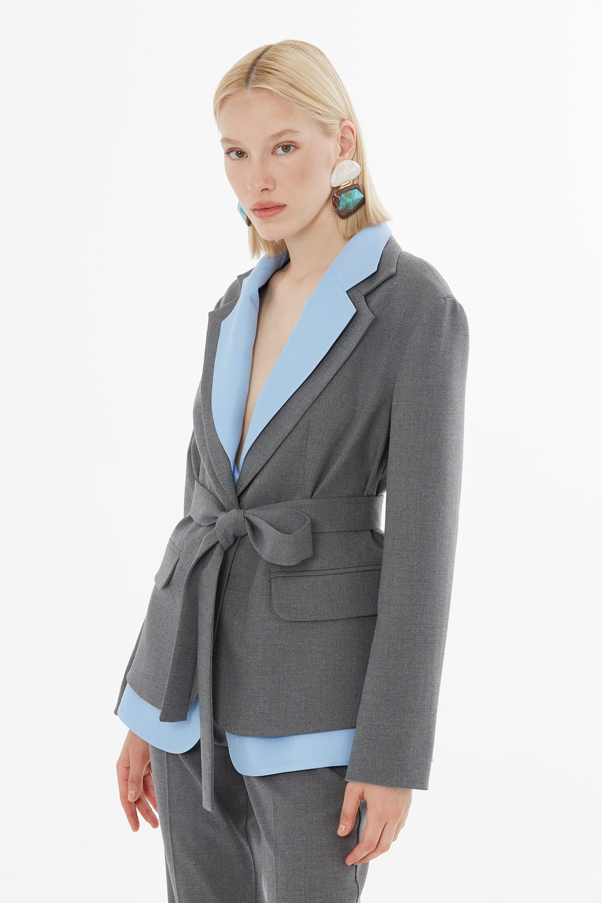 Kuşak Bağlamalı Ceket Ve Pantolonlu Takım