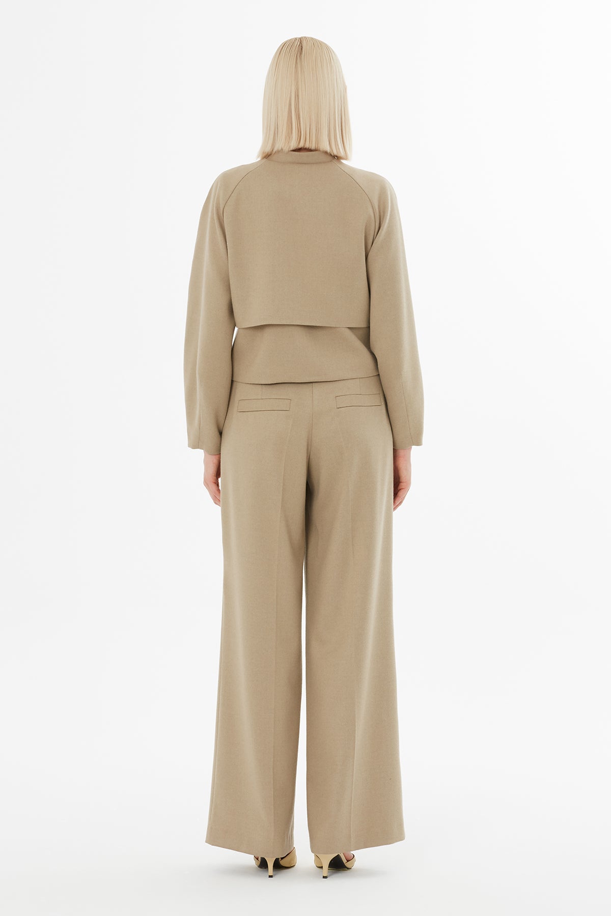 Düğmeli Ceket Ve Palazzo Pantolonlu Takım