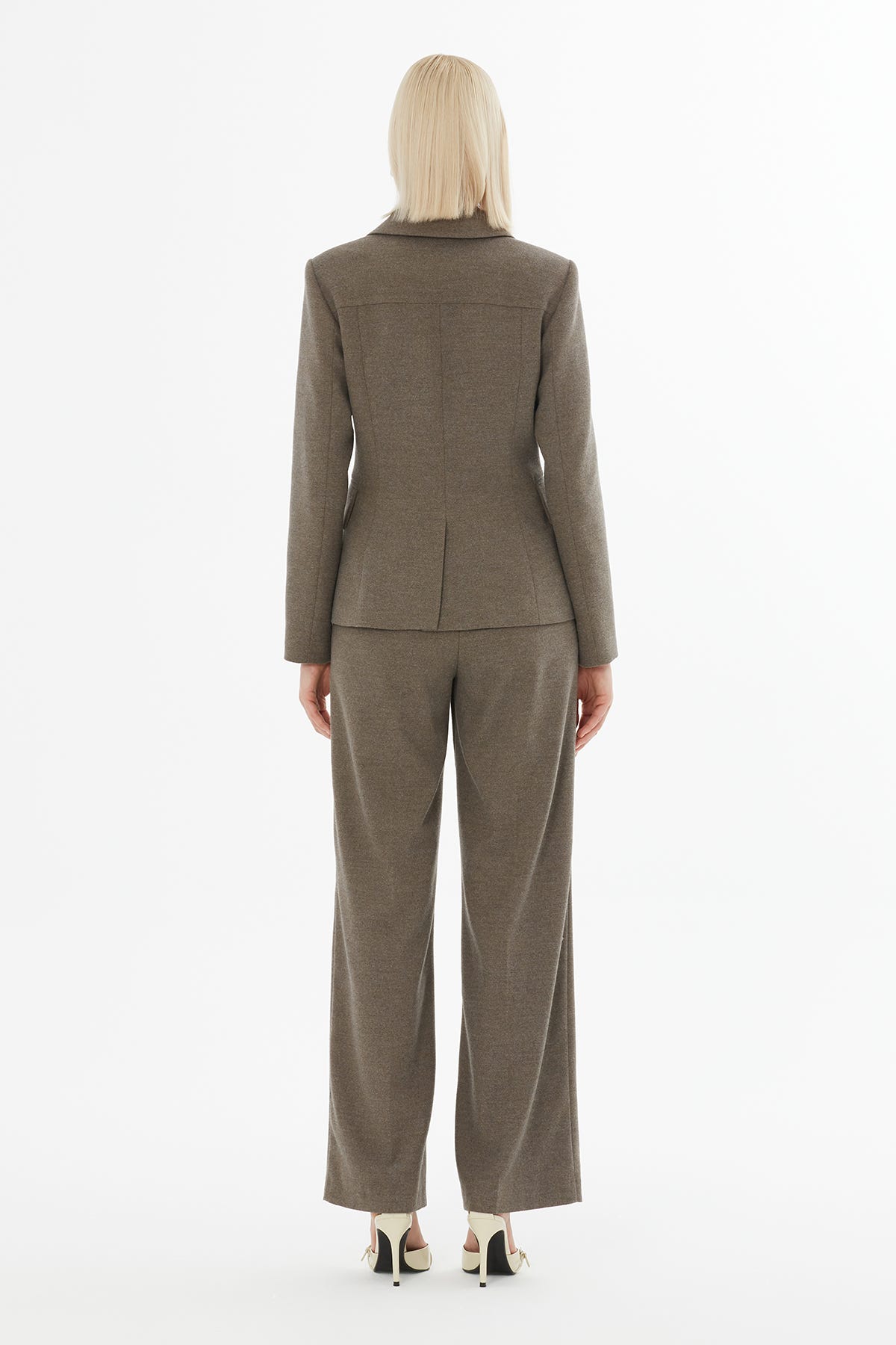 Kruvaze Kapamalı Ceket Ve Pantolonlu Takım