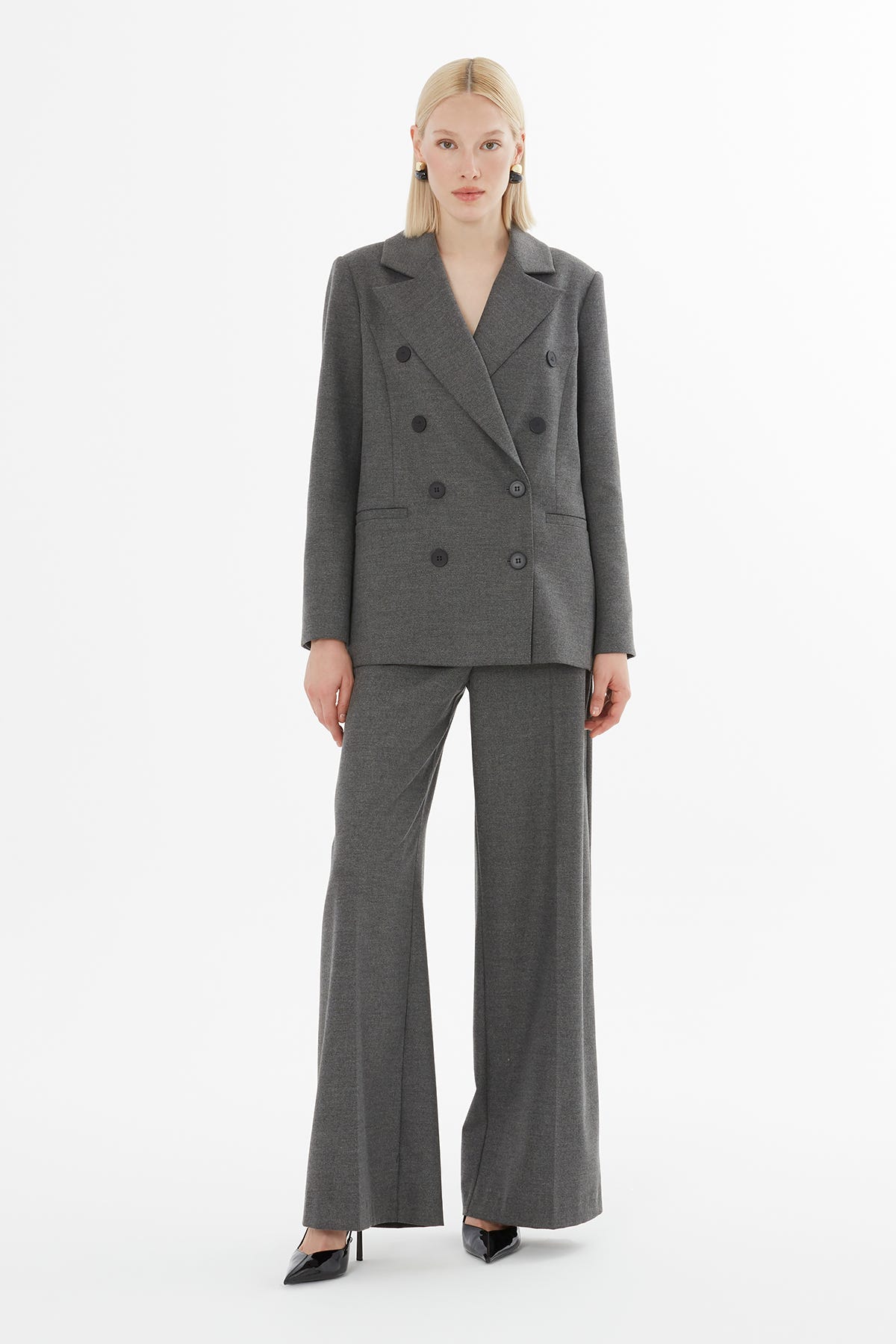 Kruvaze Kapamalı Ceket Ve Pantolonlu Takım