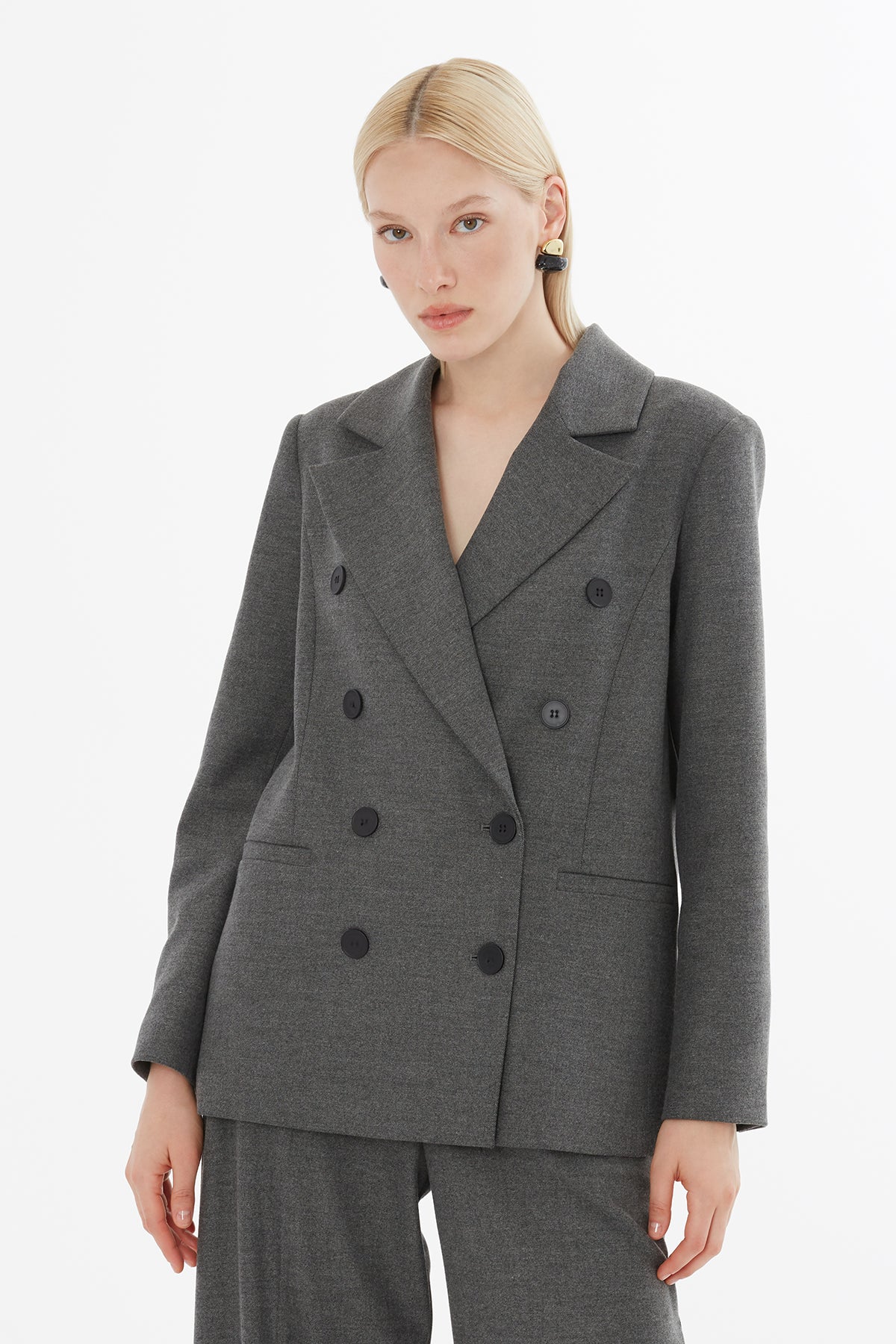 Kruvaze Kapamalı Ceket Ve Pantolonlu Takım