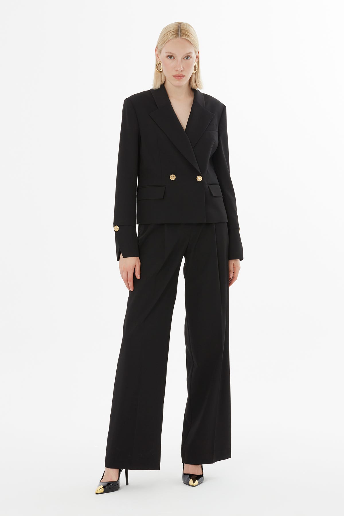 Kruvaze Kapamalı Ceket Ve Pantolonlu Takım