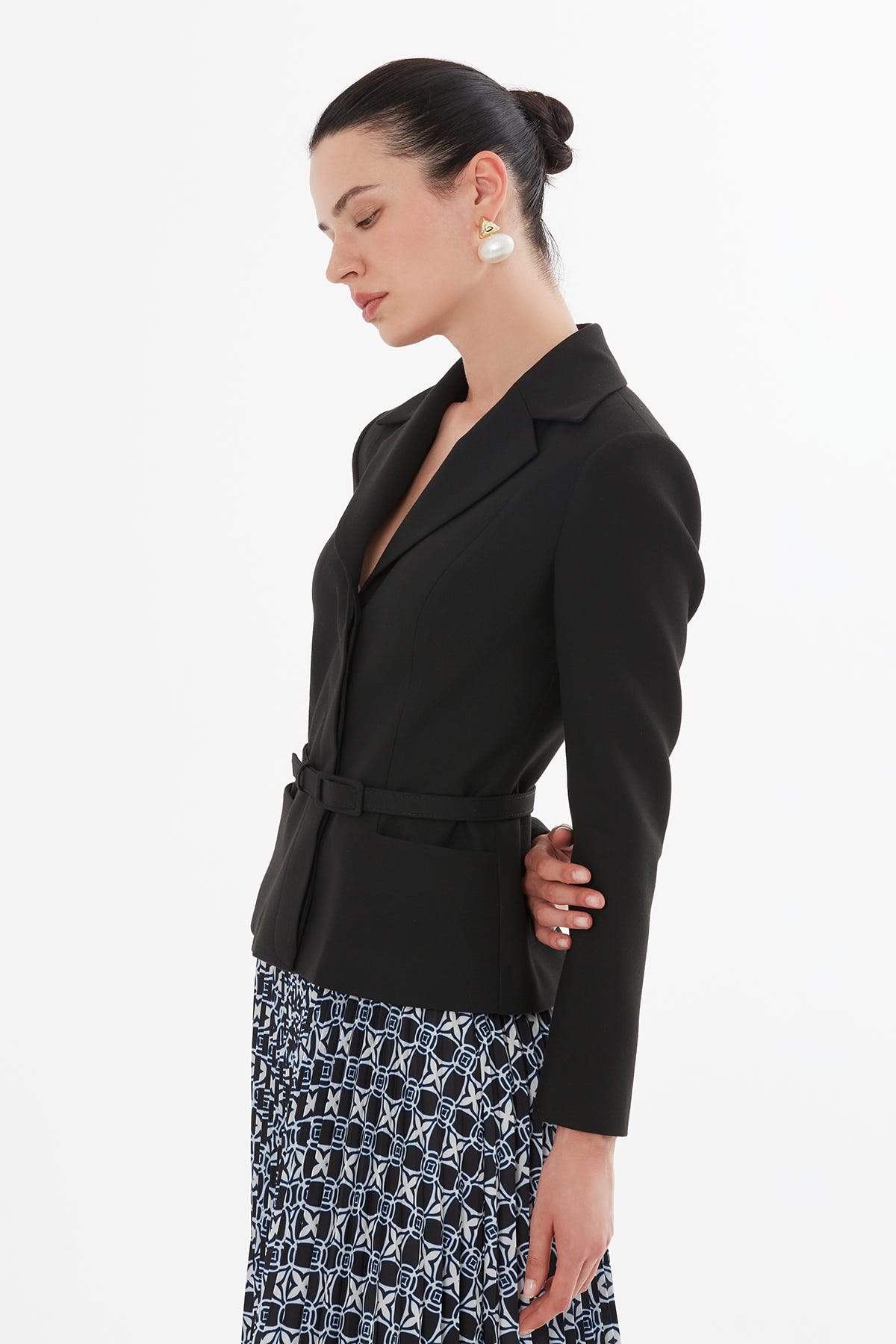 Önü Gizli Patlı Cepli Ceket Eteği Pliseli Kemerli Takım