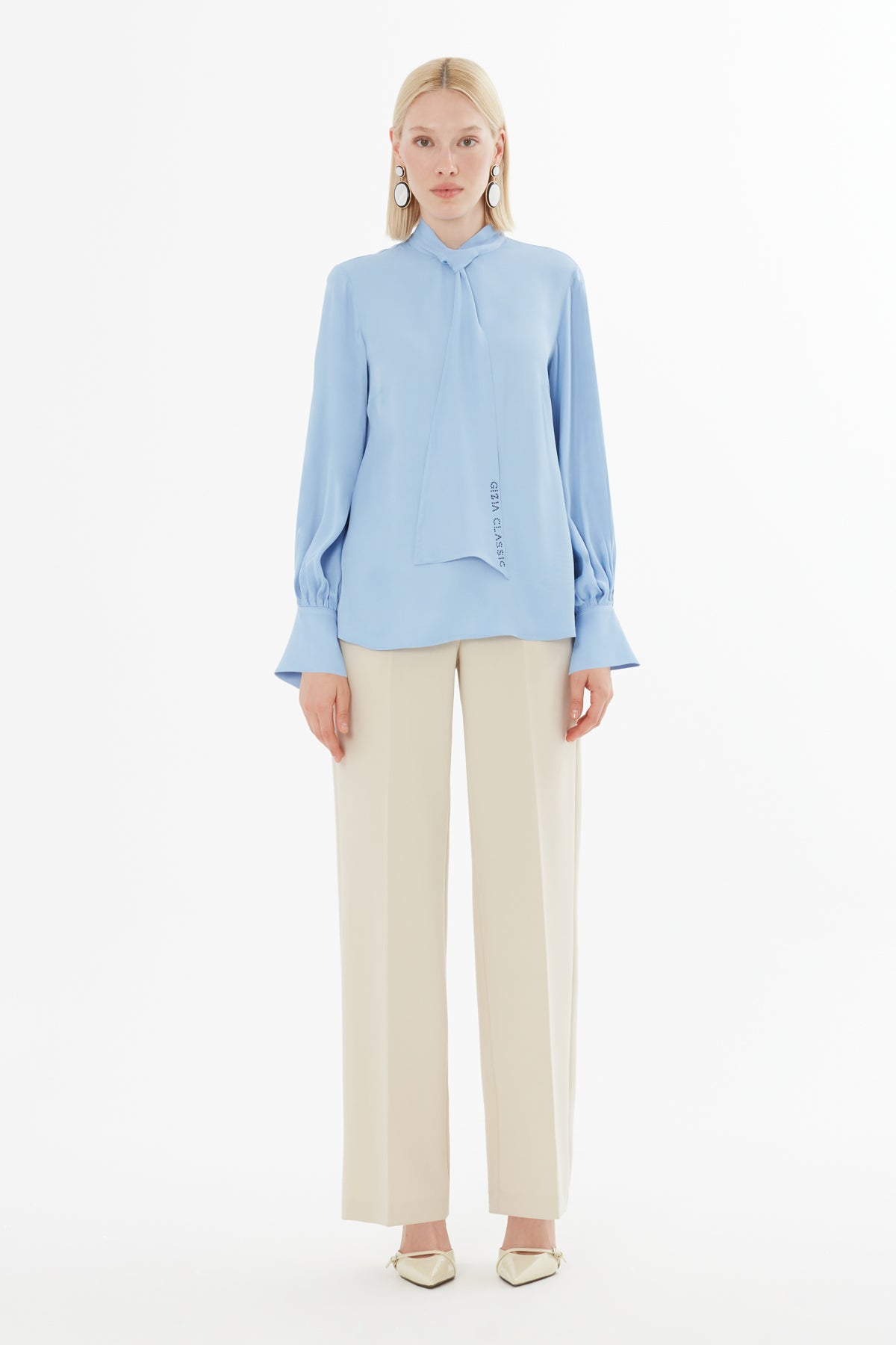 Şal Yakalı Kolu Büzgülü Bluz