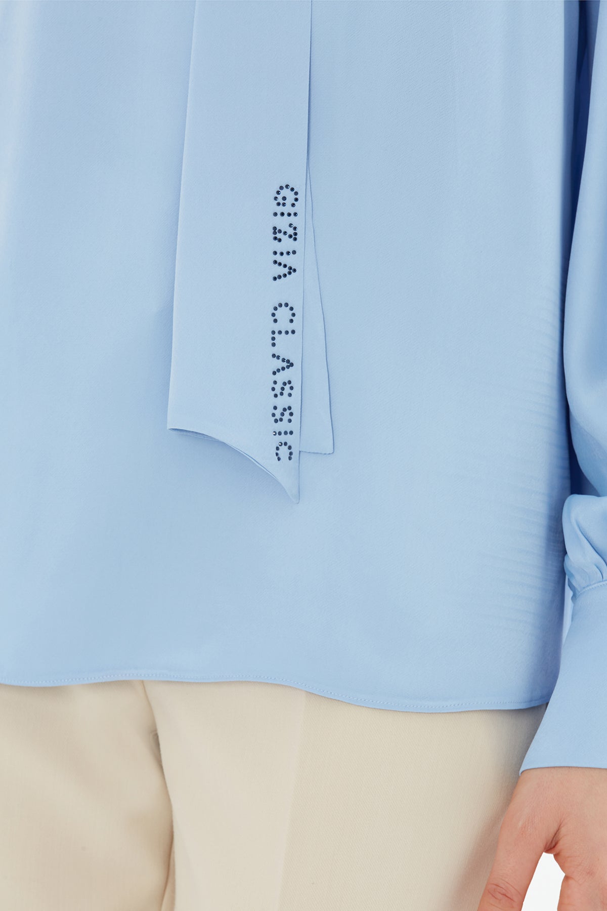 Şal Yakalı Kolu Büzgülü Bluz