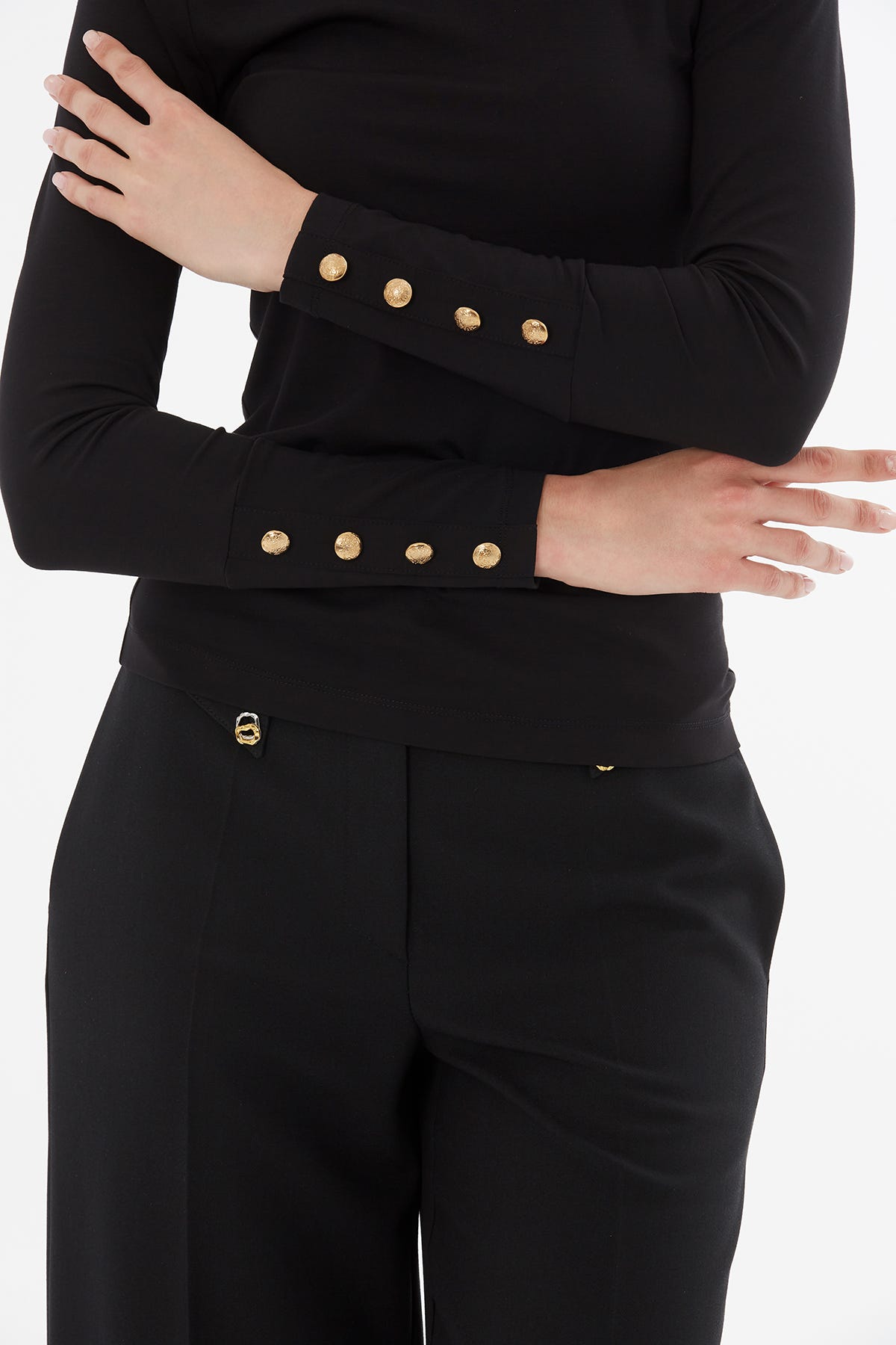 Kol Düğmeli Boğazlı Kazak