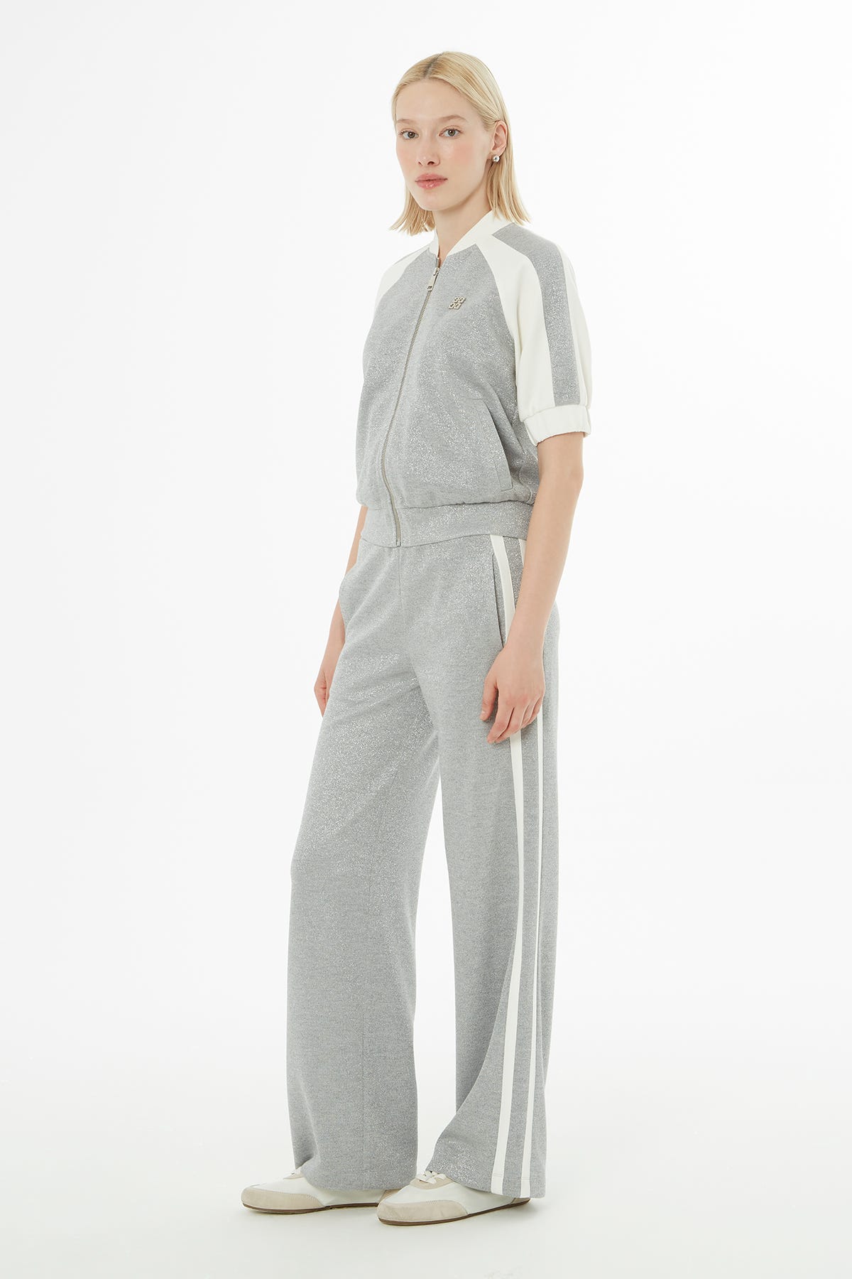 Etek Ucu Garnili Eşofman Takımı