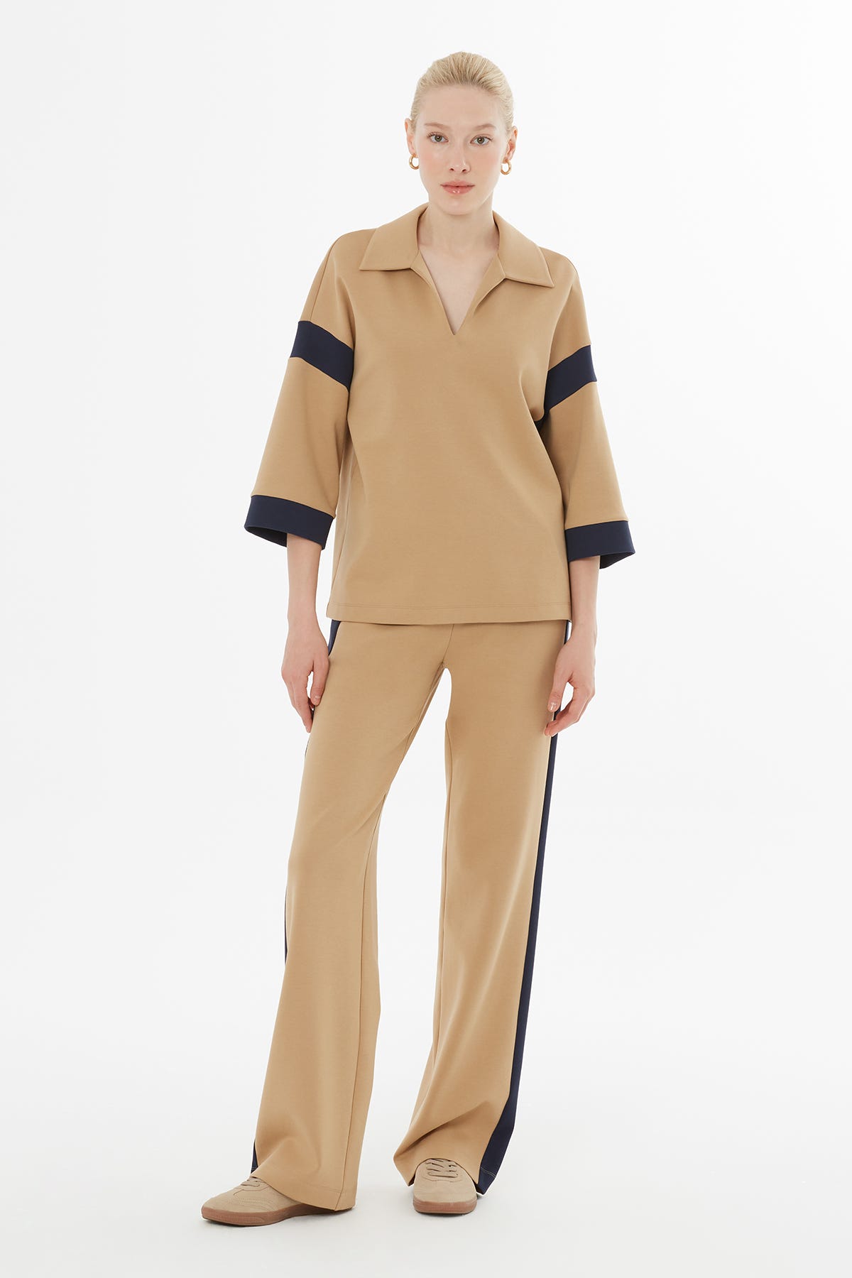 V Yaka Garnili Eşofman Takımı