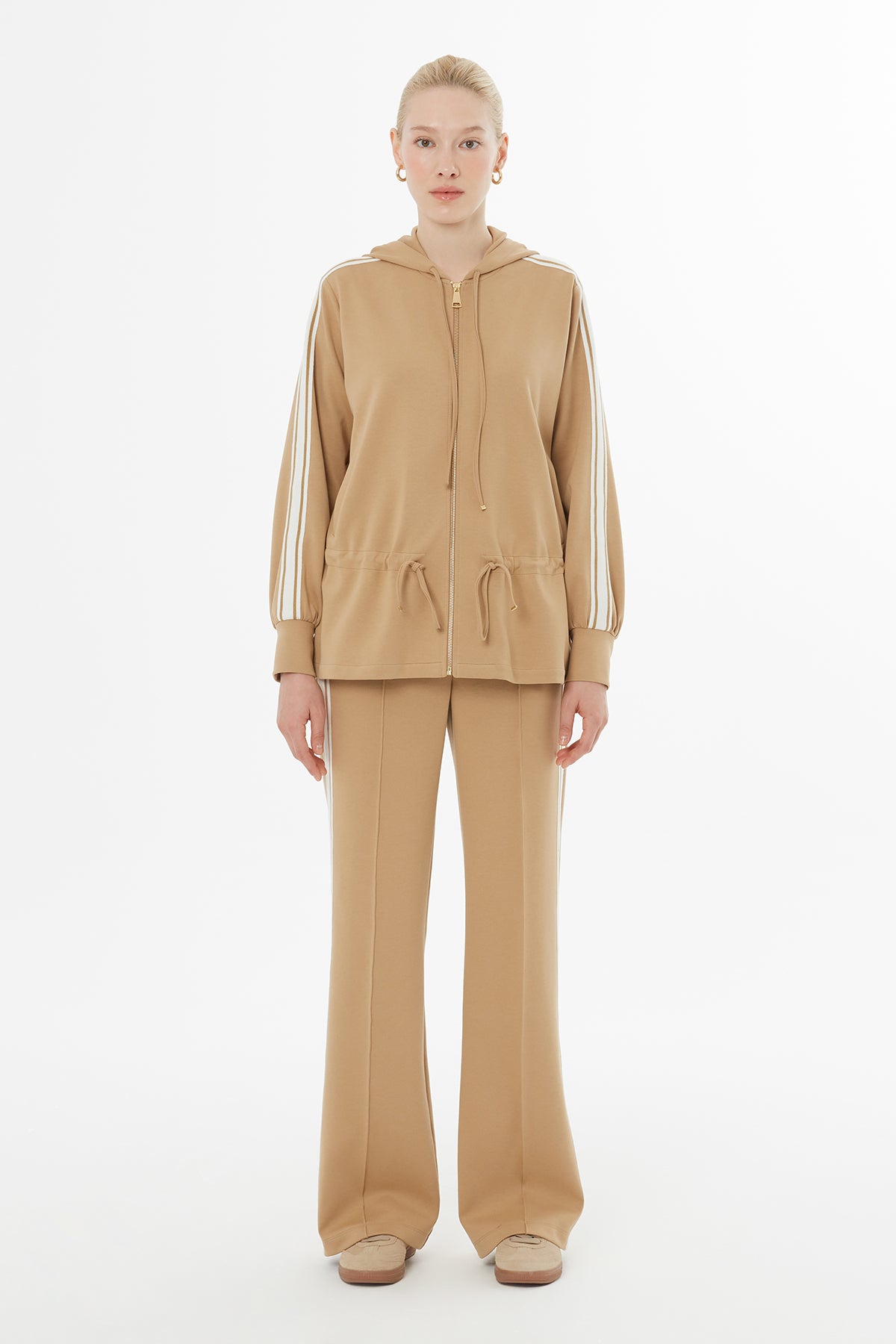 Kapüşonlu Eşofman Takımı