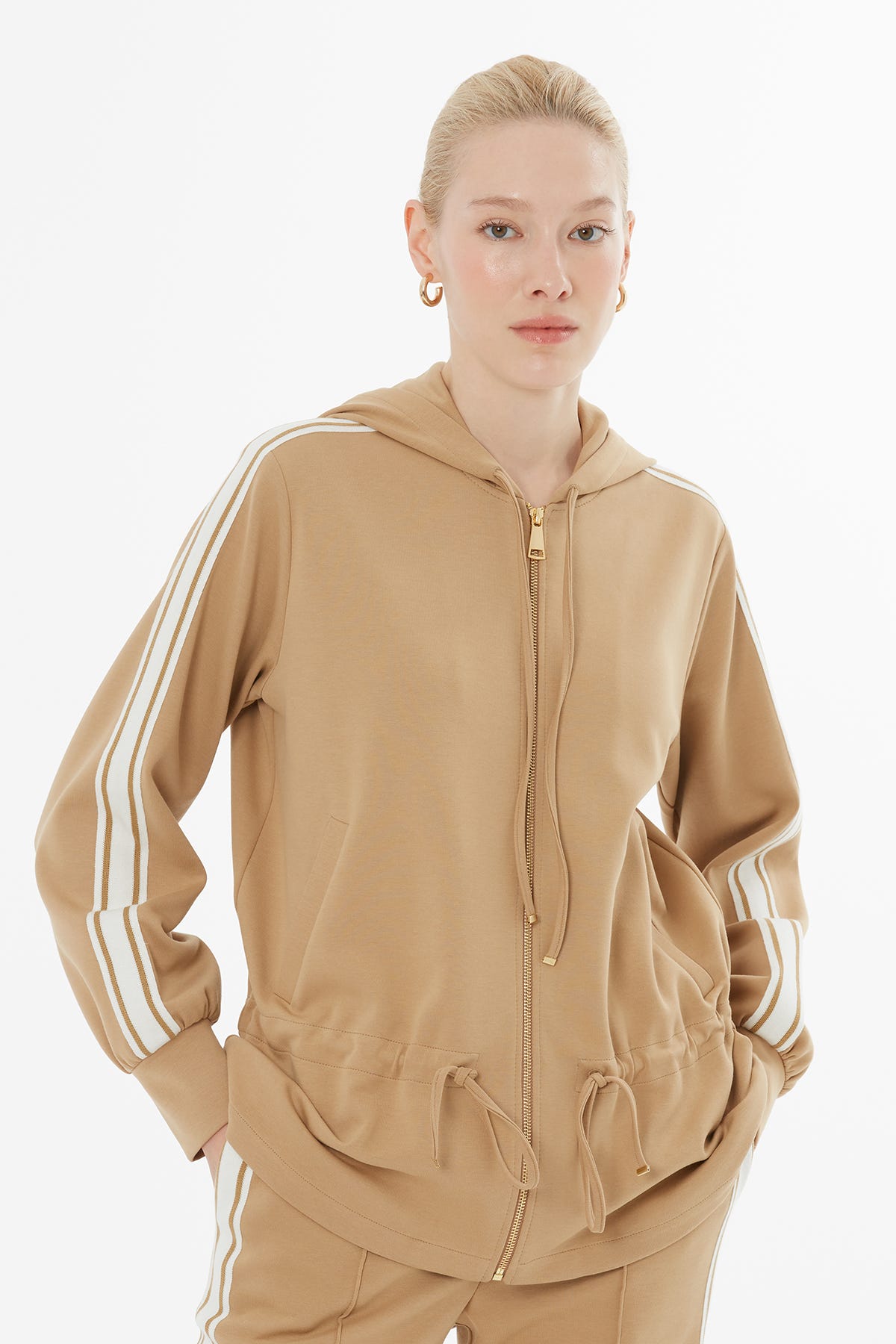 Kapüşonlu Eşofman Takımı