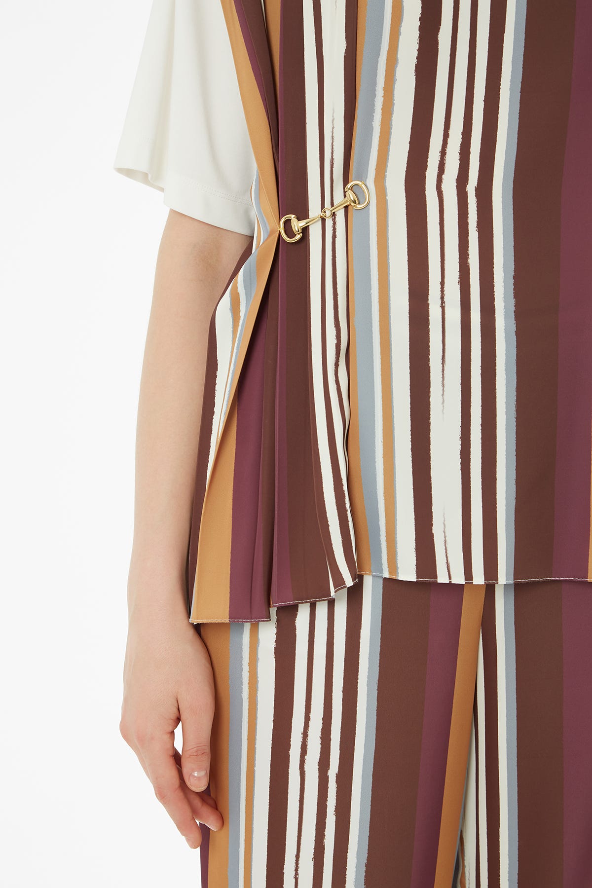 Omuzdan Pileli Aksesuar Detaylı Çizgili Desenli Takım