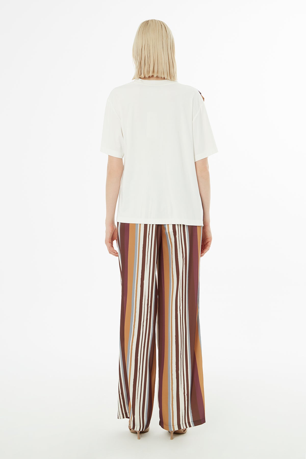 Omuzdan Pileli Aksesuar Detaylı Çizgili Desenli Takım